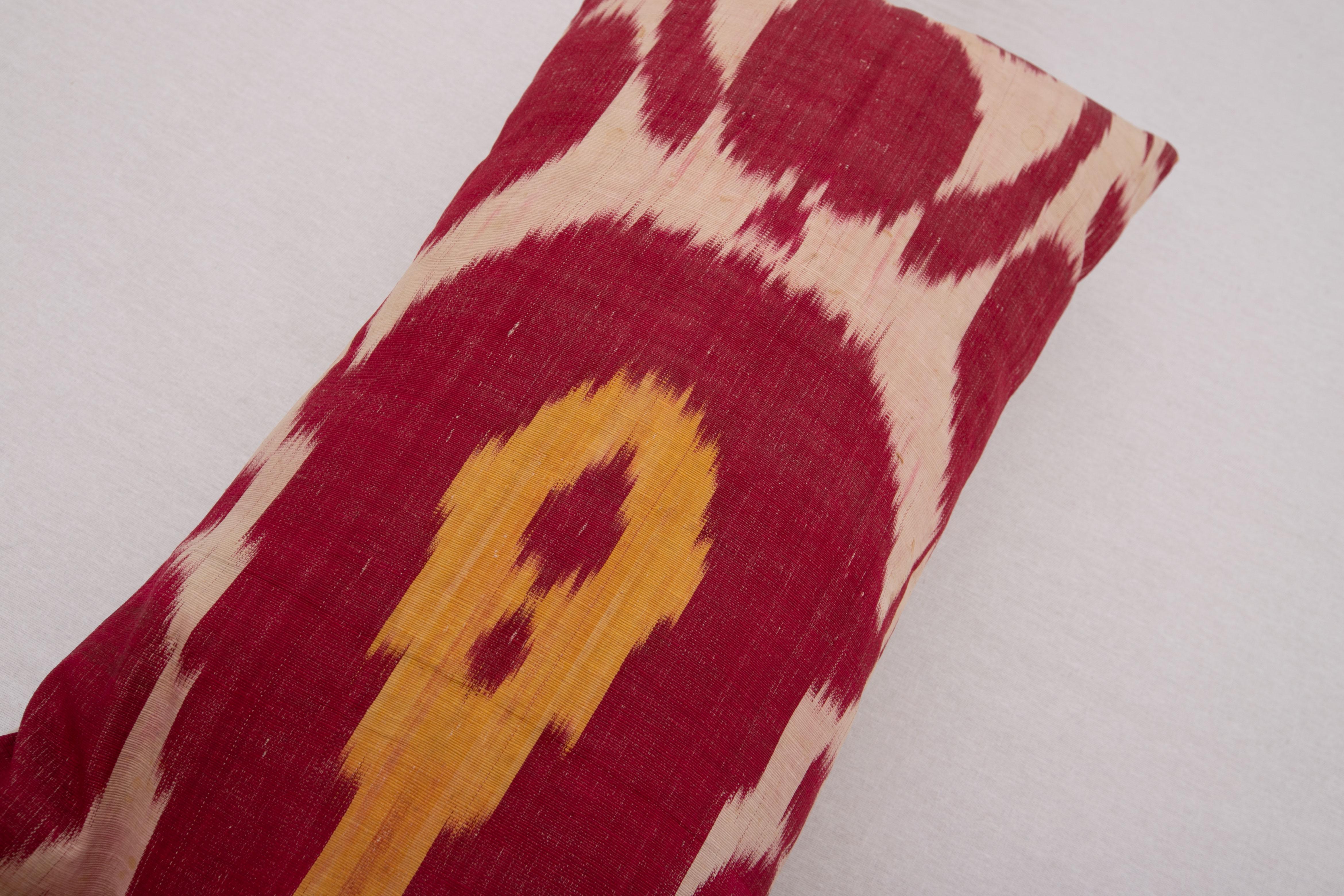 Ikat Pillow Cover Made from an Antique Silk and Cotton Ikat In Good Condition For Sale In Istanbul, TR
