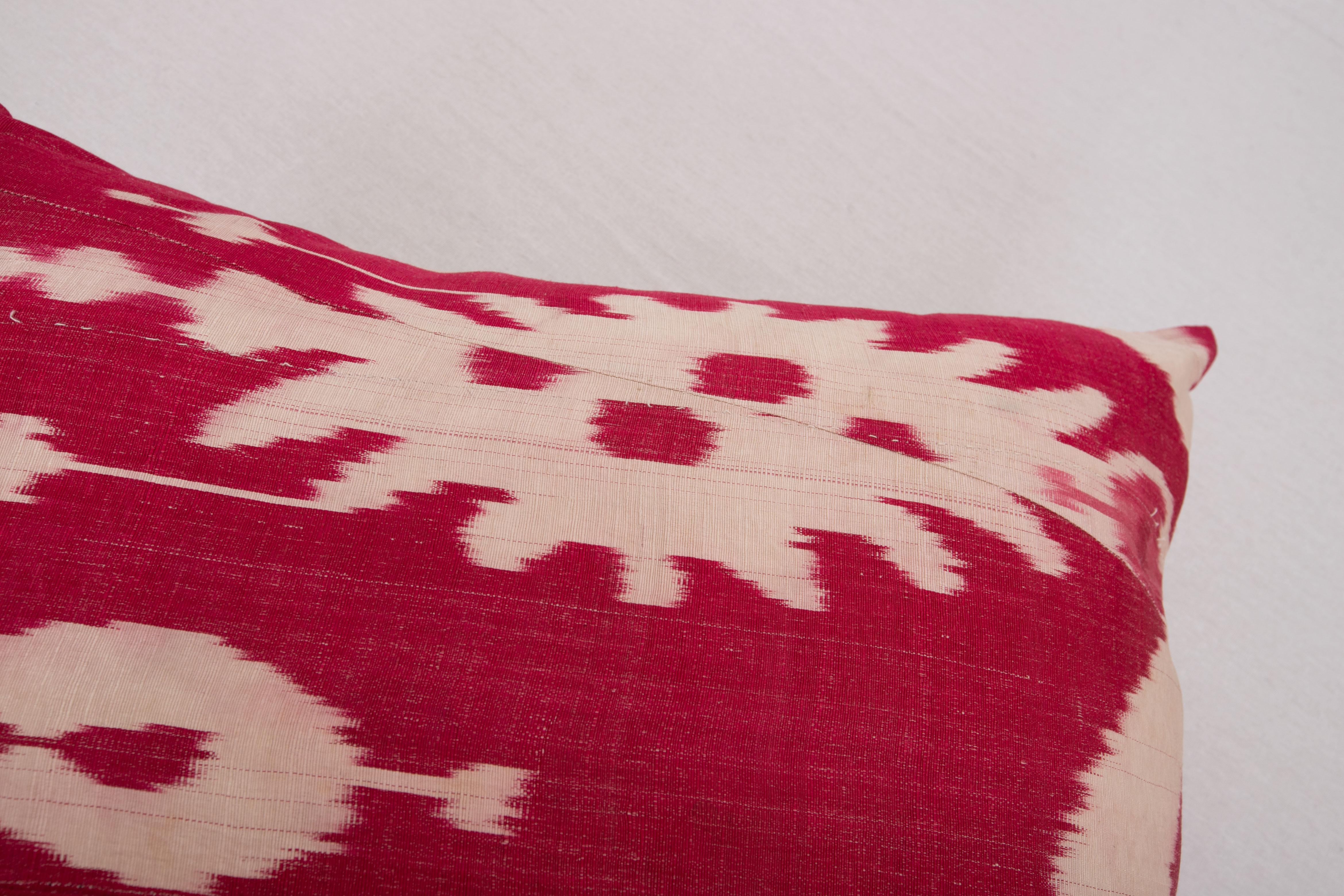 Ikat Pillow Cover Made from an Antique Silk and Cotton Ikat In Fair Condition For Sale In Istanbul, TR