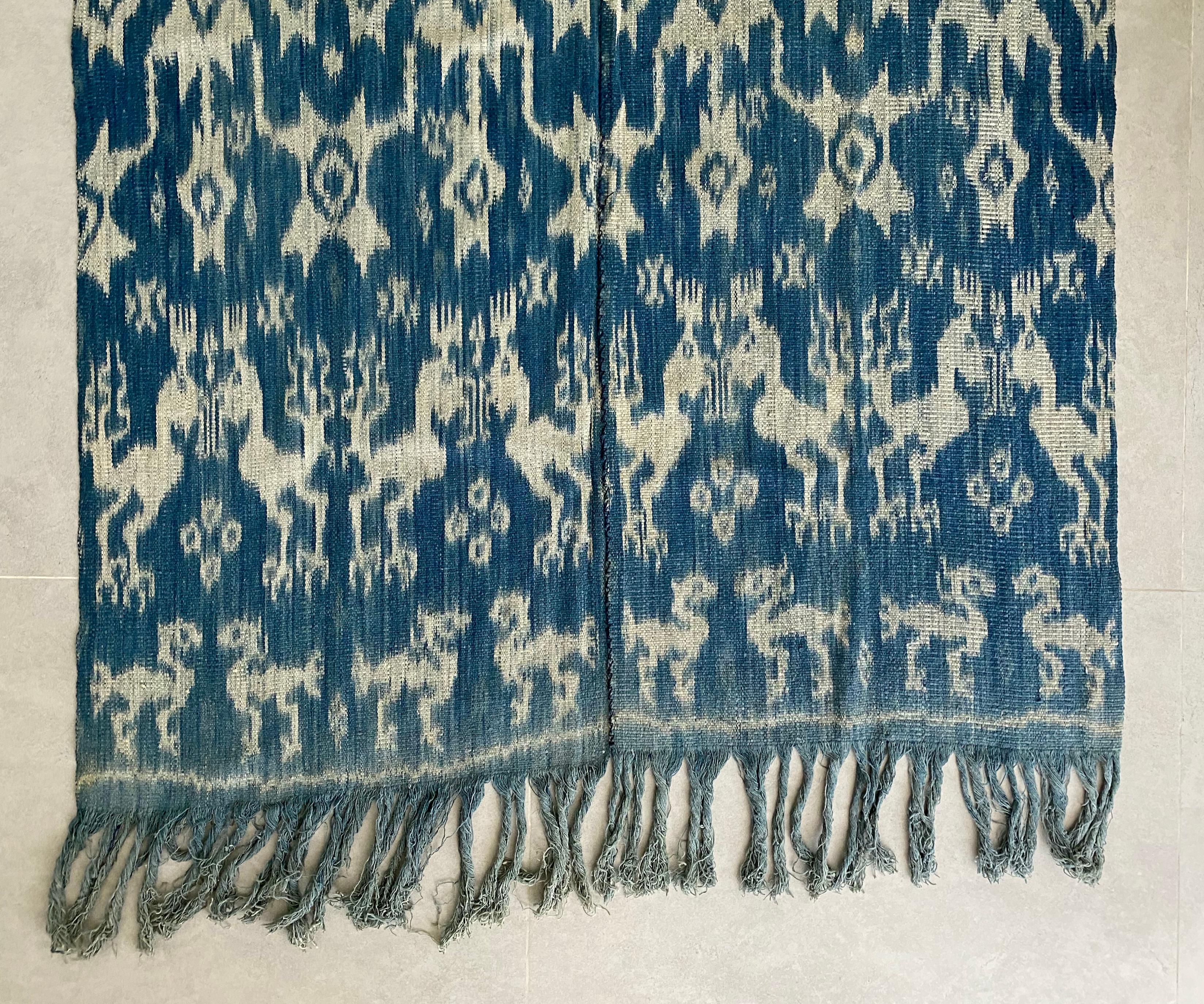 Indonésien Textile Ikat de l'île de Sumba, Indonésie en vente