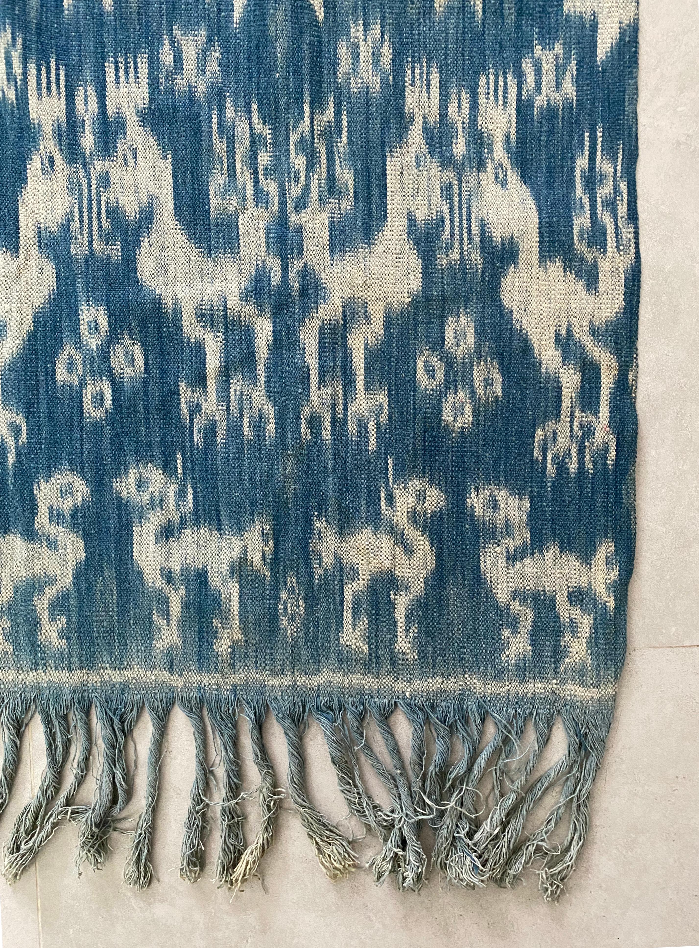 Ikat-Textil von der Sumba-Insel, Indonesien (Handgewebt) im Angebot