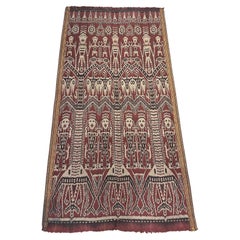 Ikat-Textil von Sumba-Insel mit atemberaubenden Stammesmotiven, Indonesien