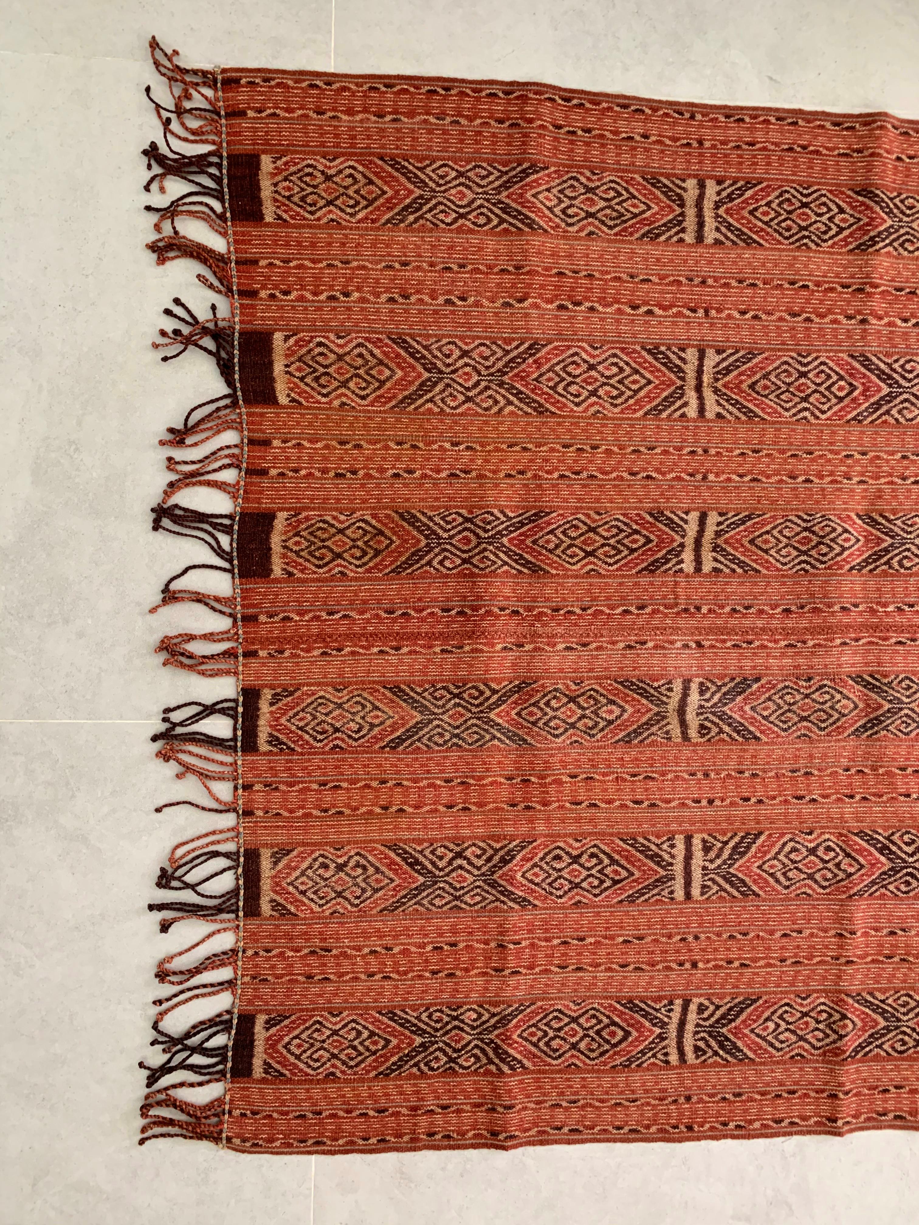 Ikat Textile from Timor Island, Indonesia In Good Condition For Sale In Jimbaran, Bali
