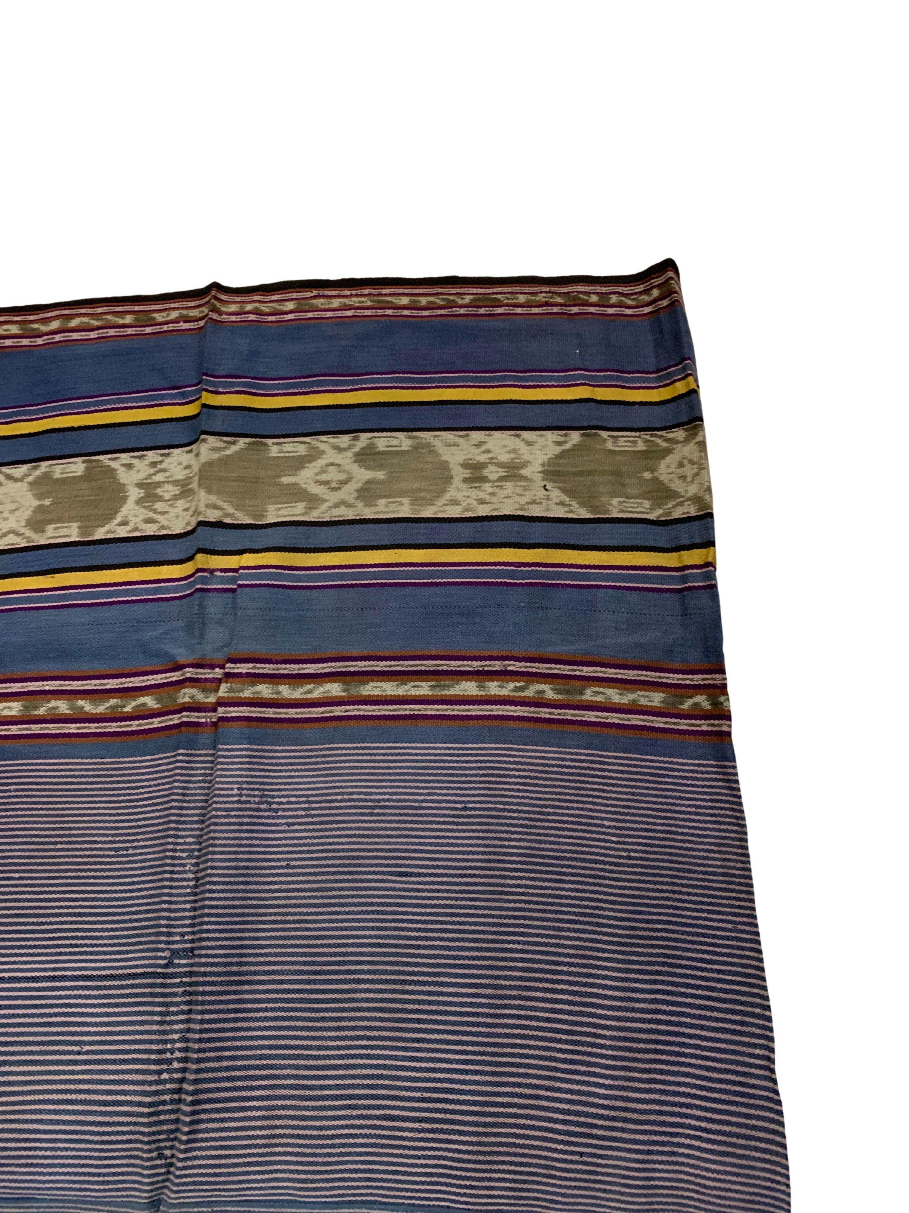 Ikat-Textil von Timor-Insel mit atemberaubendem naturfarbenem Farbstoff, Indonesien (Indonesisch) im Angebot
