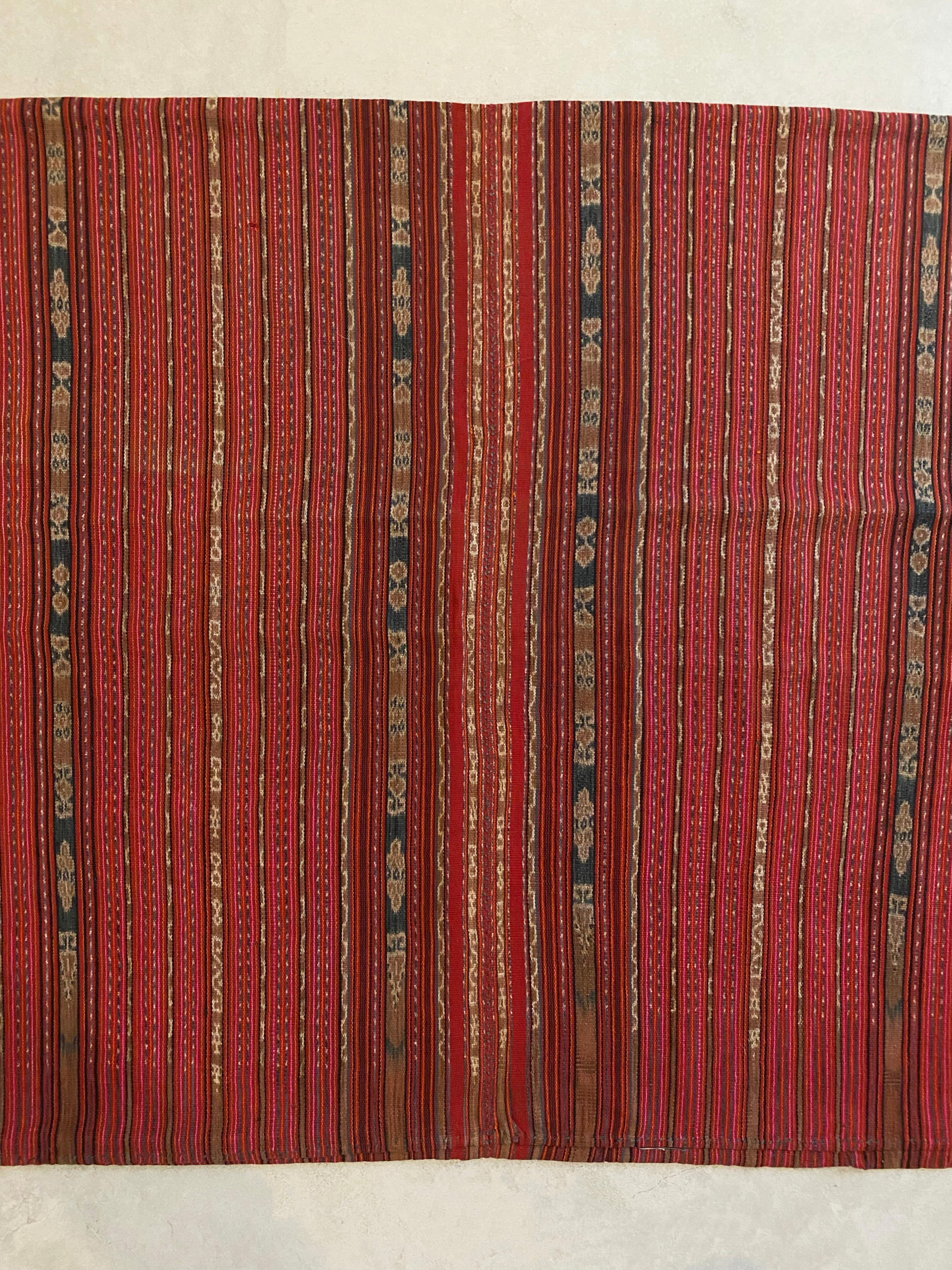 Ikat Textile from Timor Island with Stunning Naturally Coloured Dye, Indonesia In Good Condition In Jimbaran, Bali