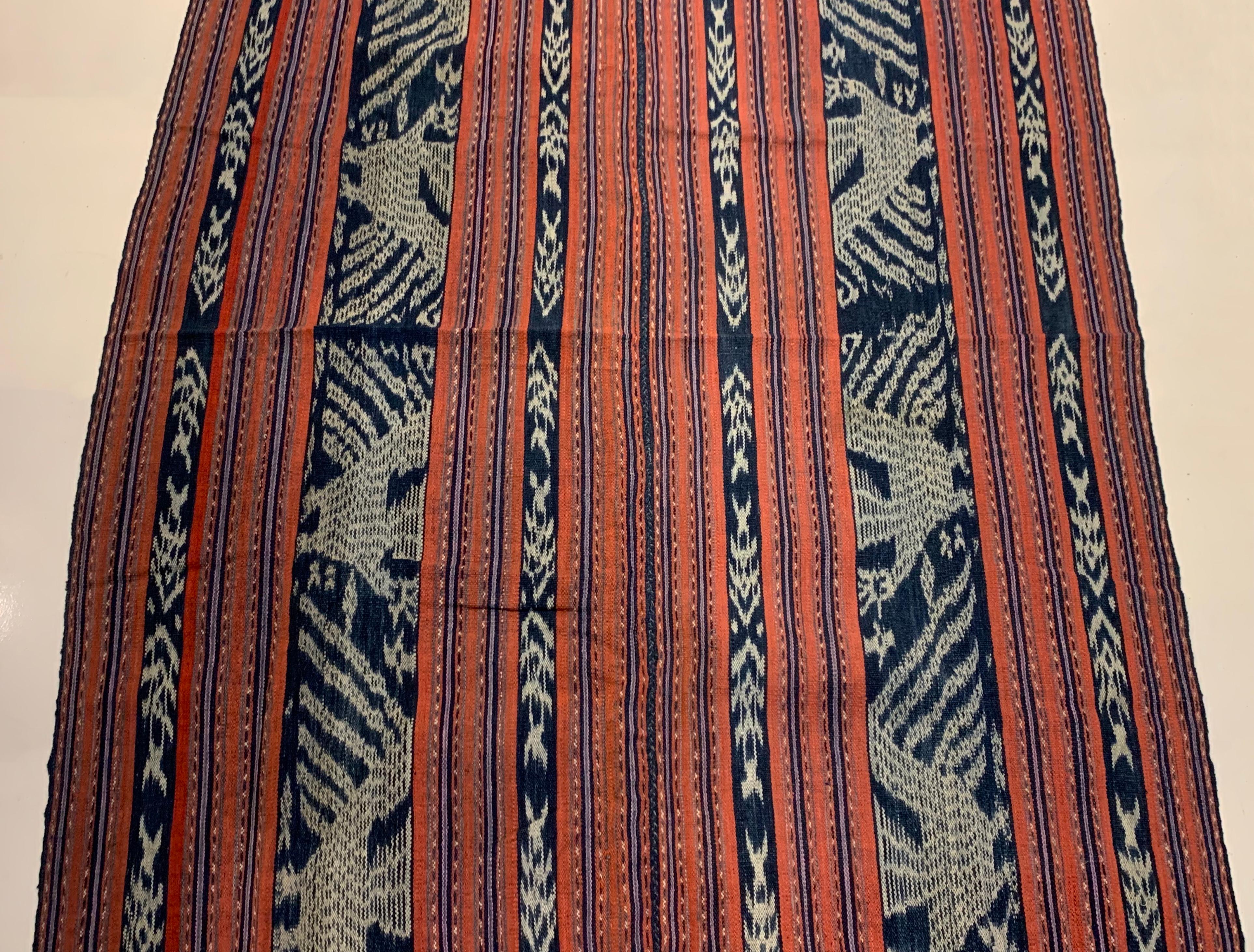 Ikat-Textil von Timor mit atemberaubenden Stammesmotiven und Farben, Indonesien, um 1950 (Sonstiges) im Angebot