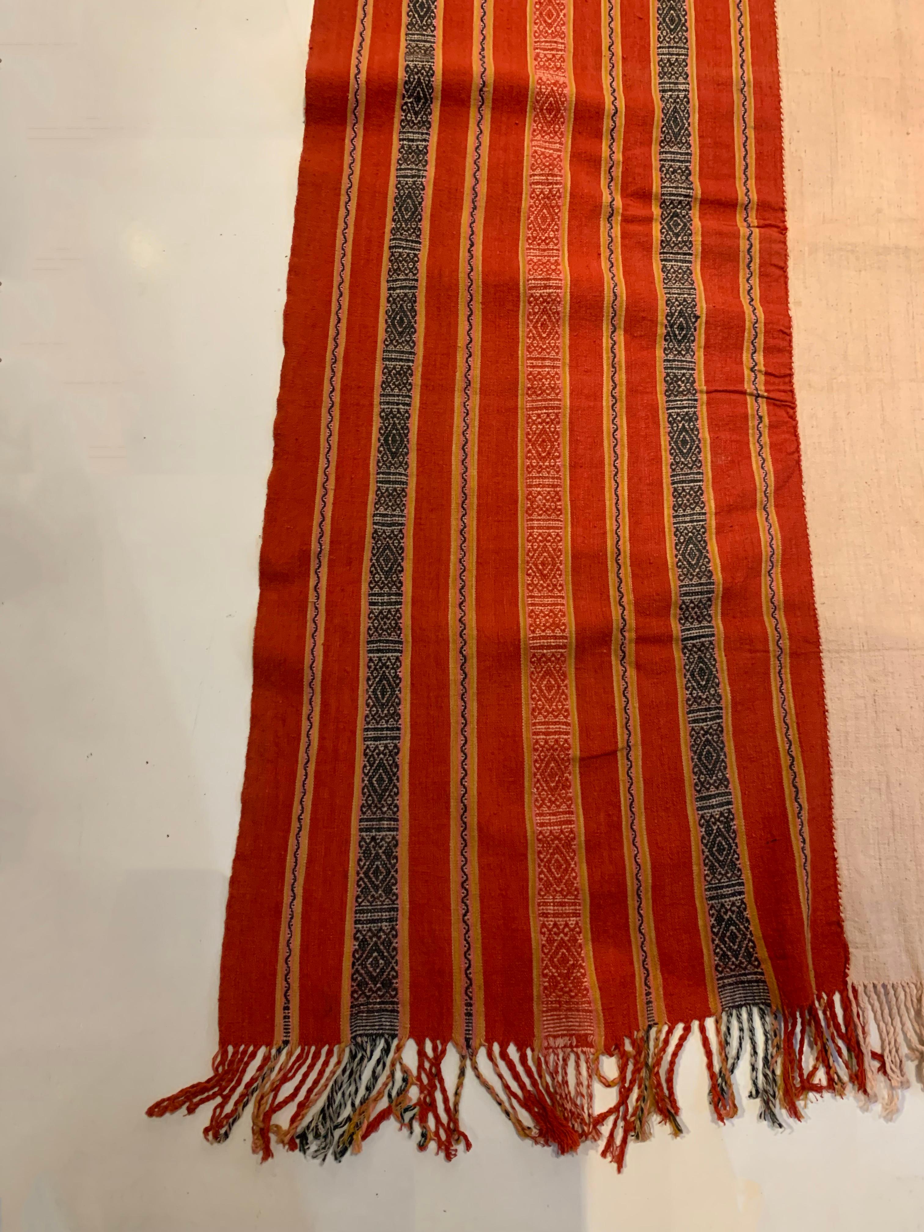 Ikat-Textil von Timor mit atemberaubenden Stammesmotiven und Farben, Indonesien, ca. 1950 (Garn) im Angebot
