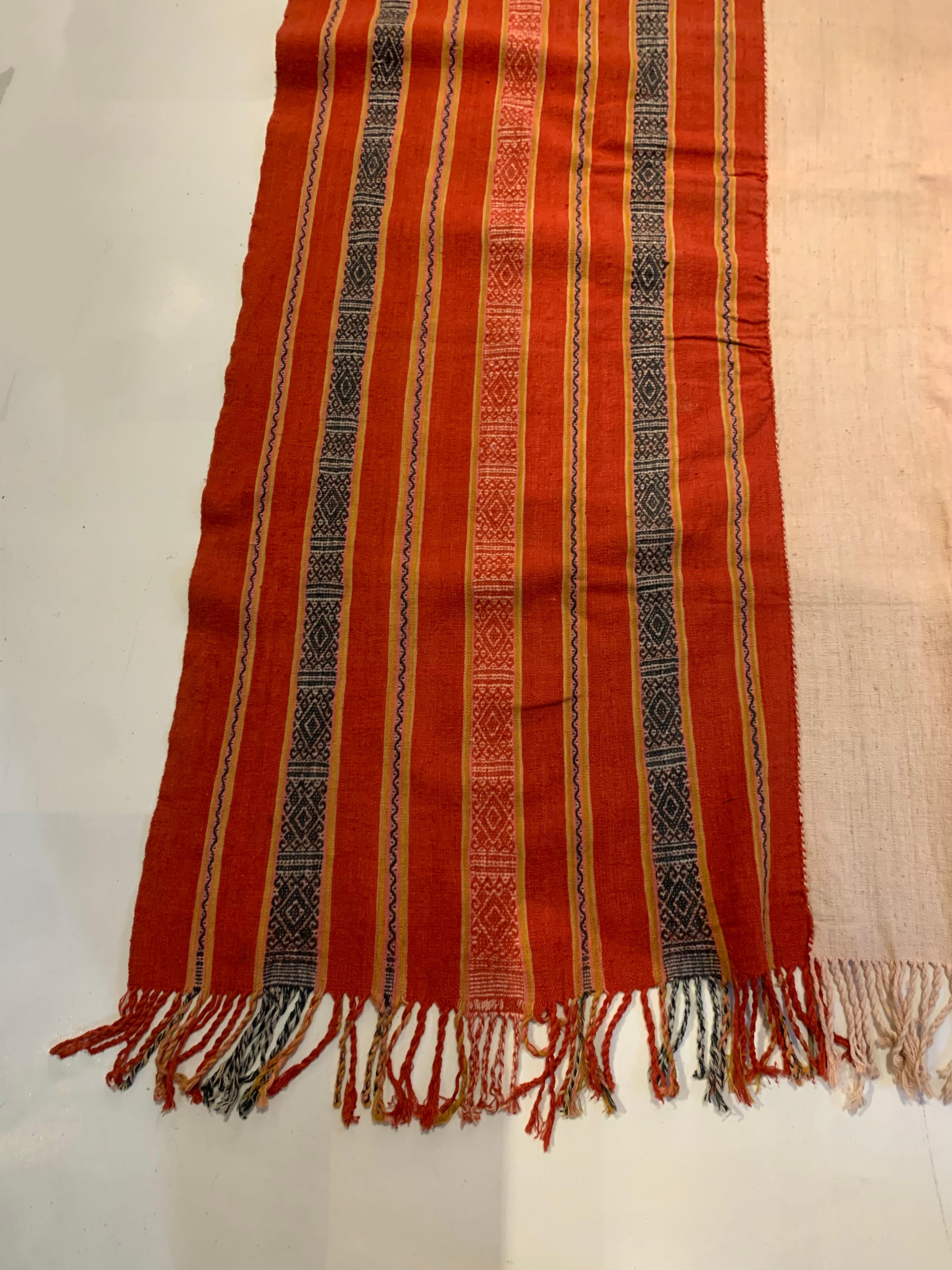 Ikat-Textil von Timor mit atemberaubenden Stammesmotiven und Farben, Indonesien, ca. 1950 im Angebot 1