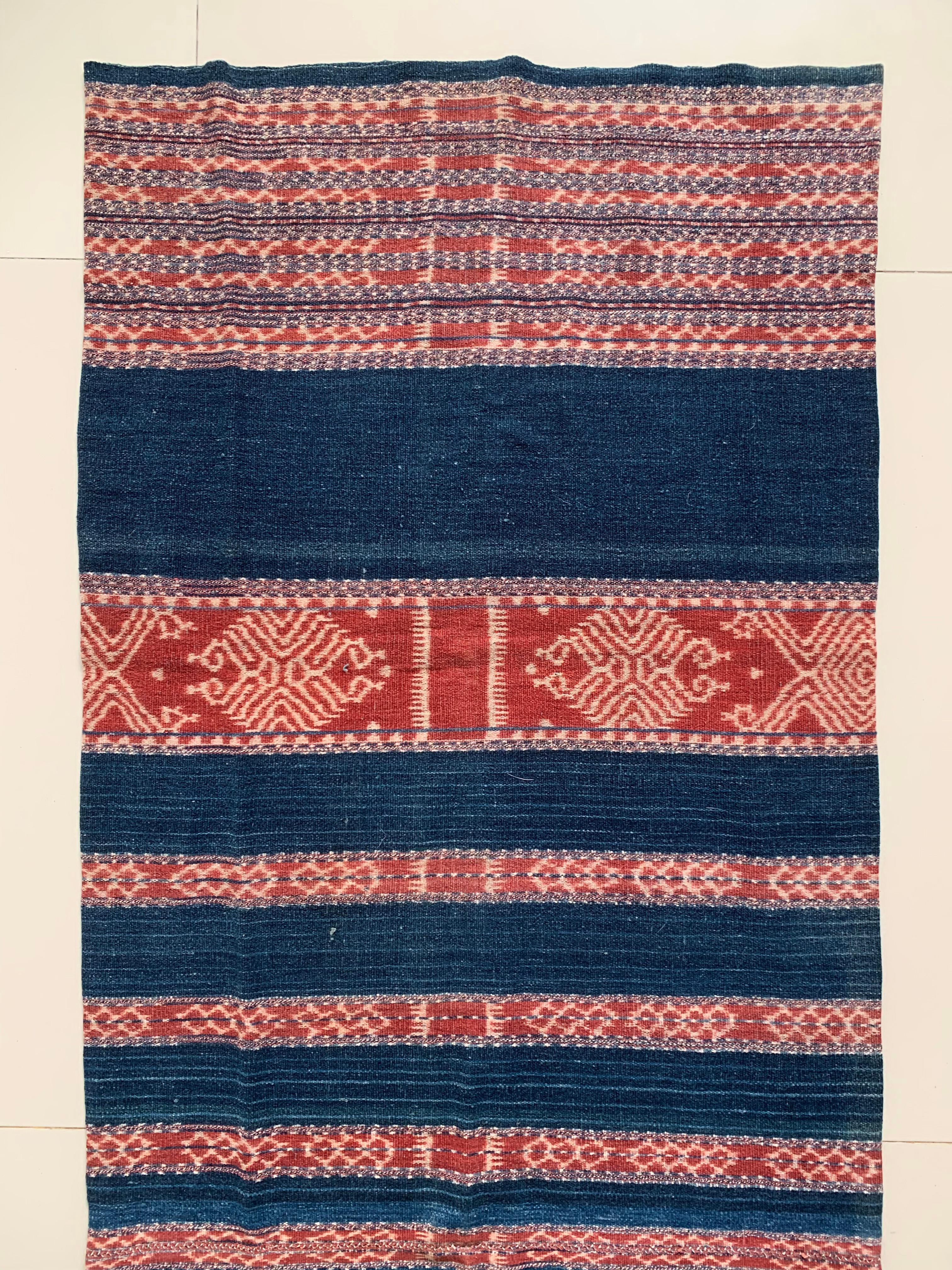 Ikat-Textilien aus Timor mit naturfarbenem Farbton und Stammesmotiven, Indonesien (Indonesisch) im Angebot
