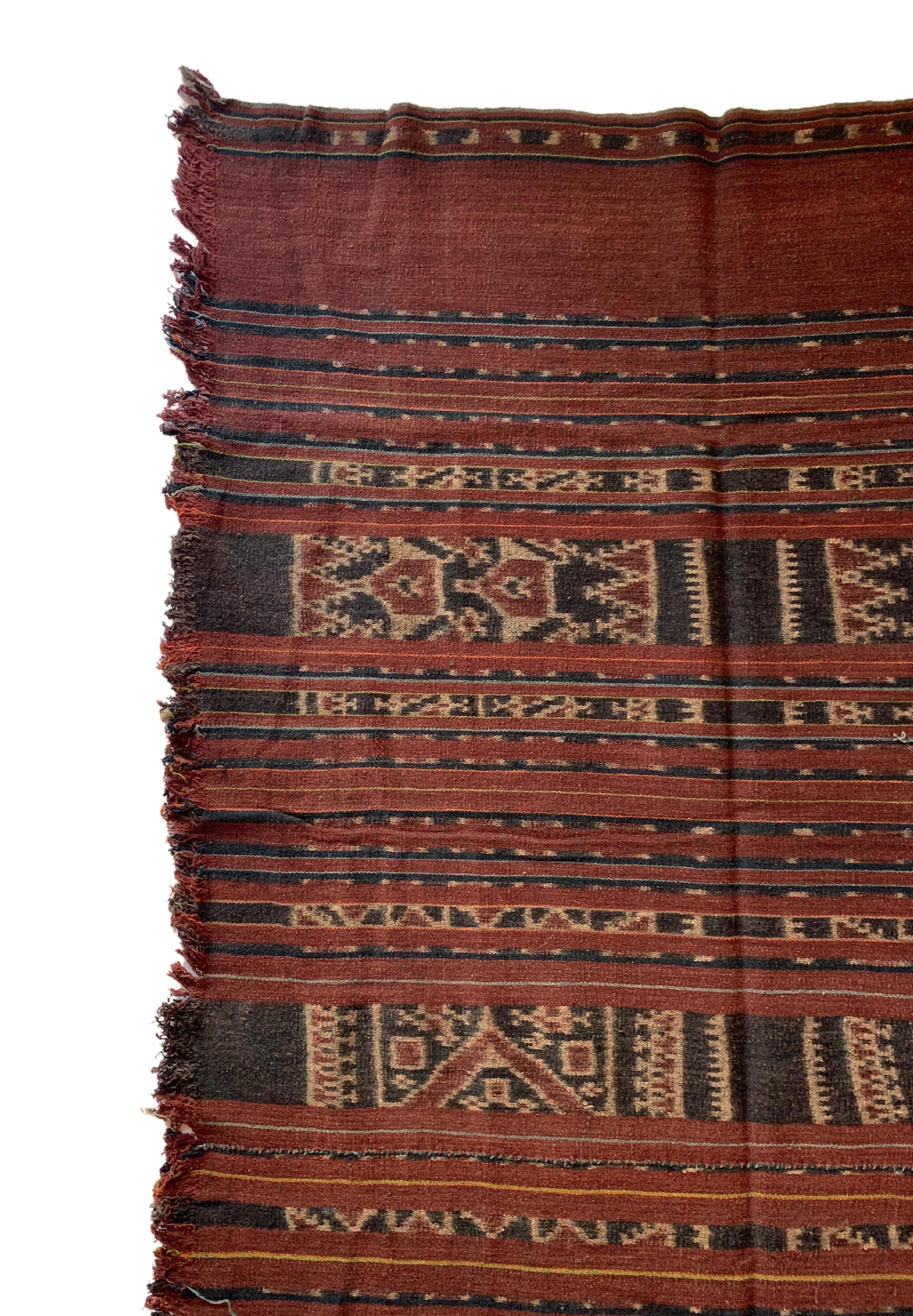 Ikat-Textil des Toraja-Stammes Sulawesi mit atemberaubenden Stammesmotiven, um 1920 (Sonstiges) im Angebot