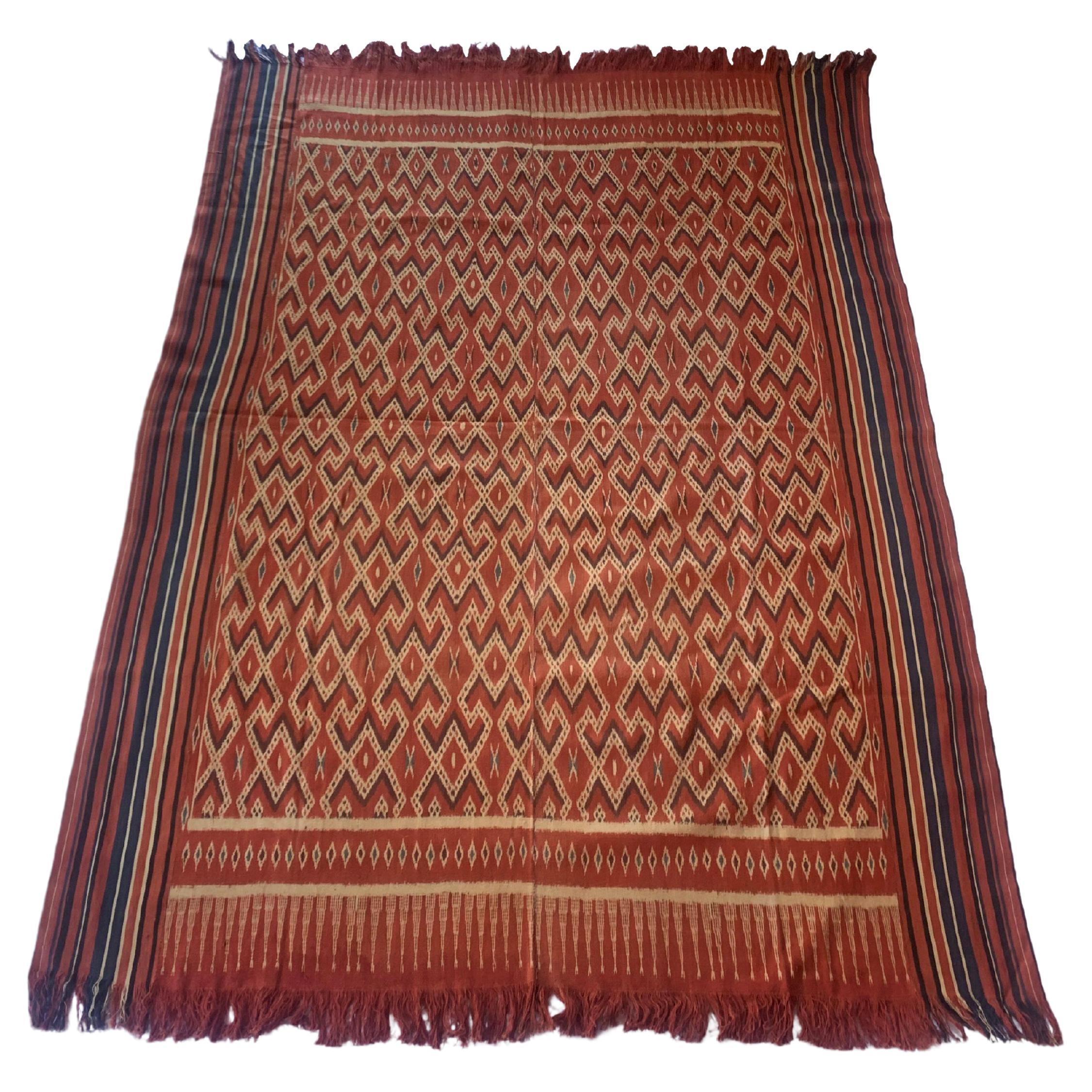 Ikat-Textil vom Toraja Tribe aus Sulawesi mit atemberaubenden Stammesmotiven, ca. 1950 im Angebot