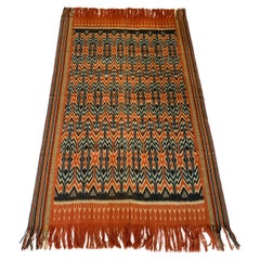 Textile Ikat de la tribu Toraja de  Indonésie avec d'étonnants motifs tribaux