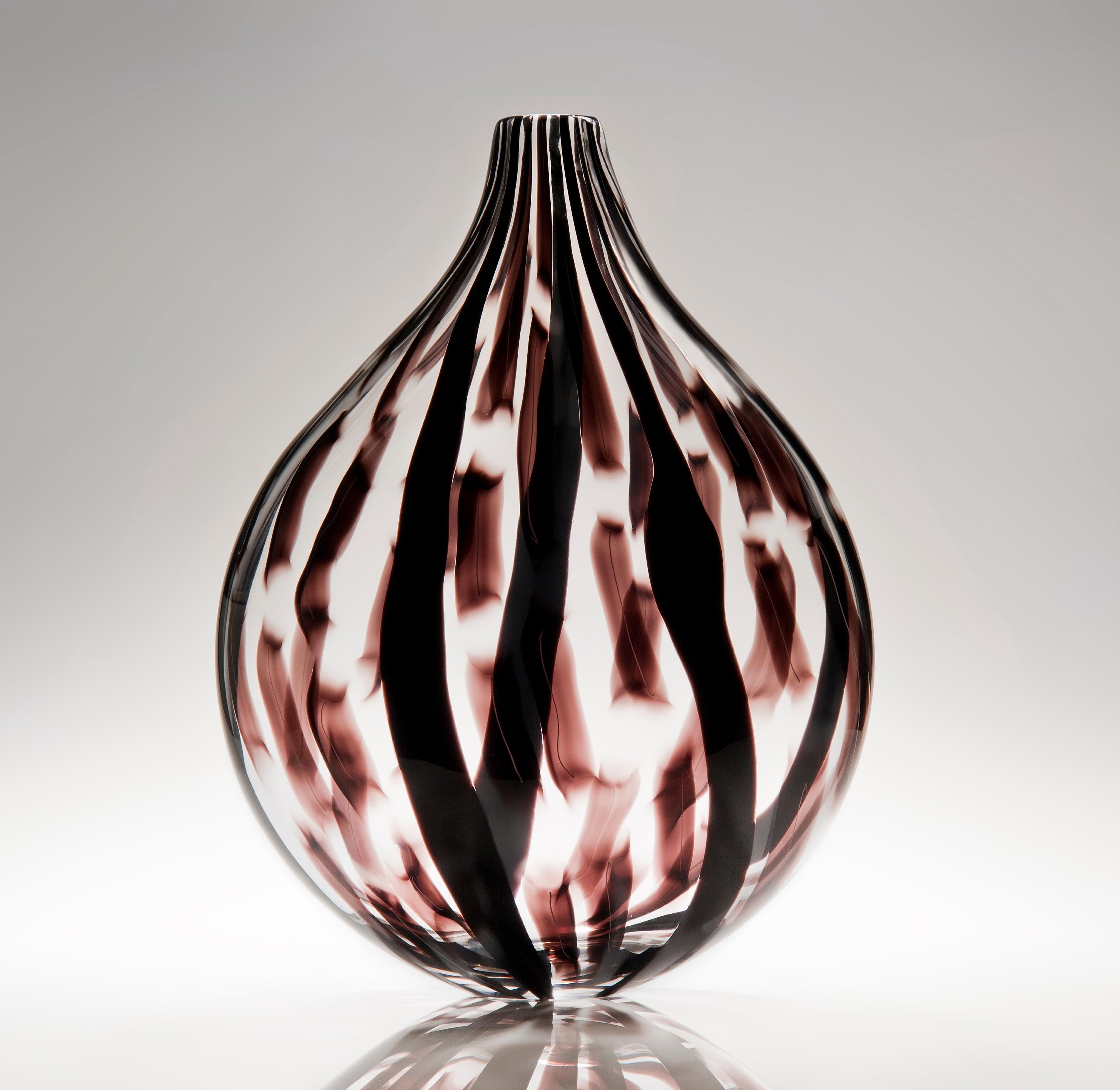 Ikate II, a clear & aubergine / black Glass blown Sculpture by Ann Wåhlström 1