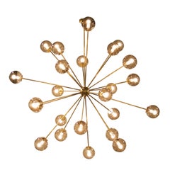 IKB191 Lámpara de suspensión contemporánea de latón y cristal, estilo Sputnik, España, 2020