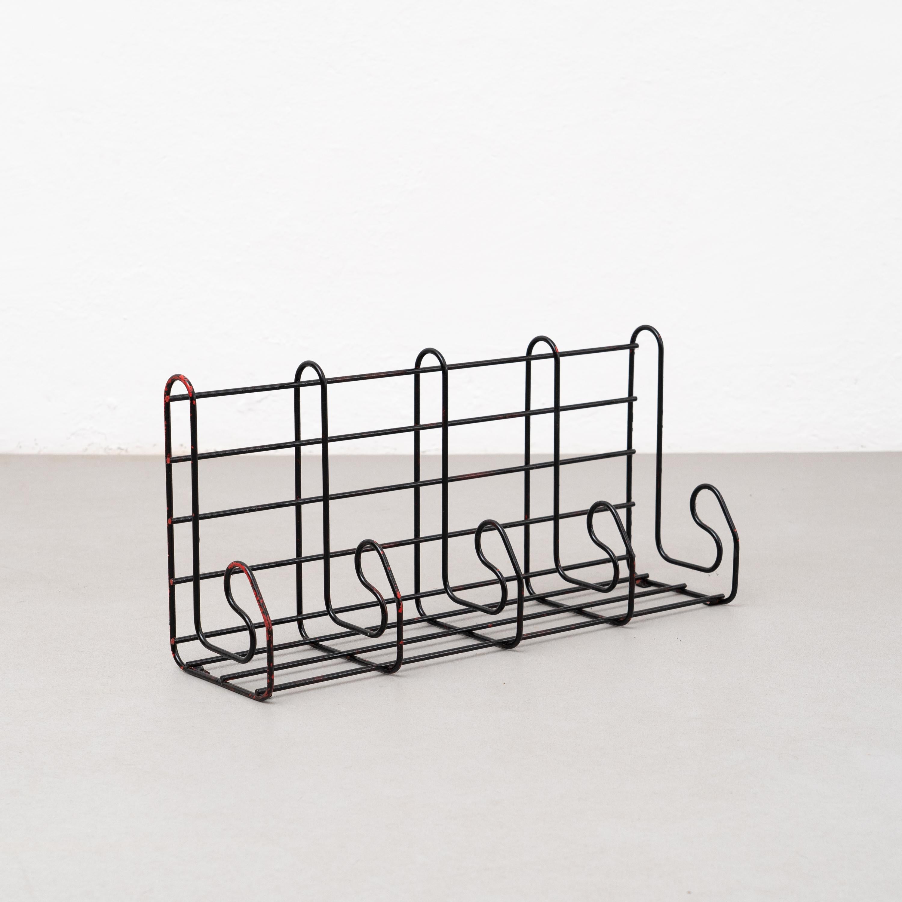 Porte-manteau en métal IKEA Fran, vers 1980.

Par le fabricant Ikea. La Suède.

En état d'origine, avec une usure correspondant à l'âge et à l'utilisation, préservant une belle patine.

Matériaux :
Métal.