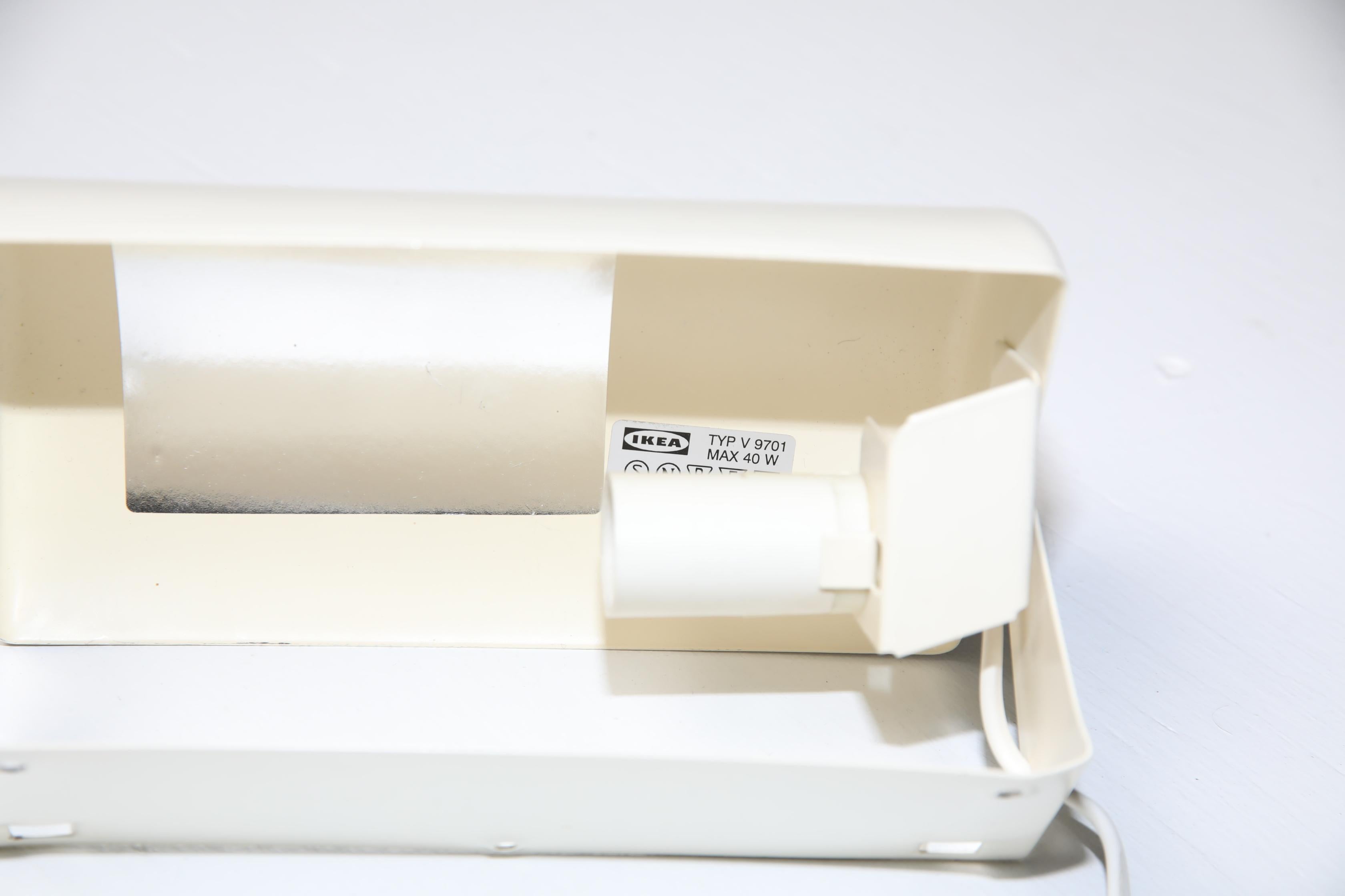 Lámpara de pared metálica IKEA 