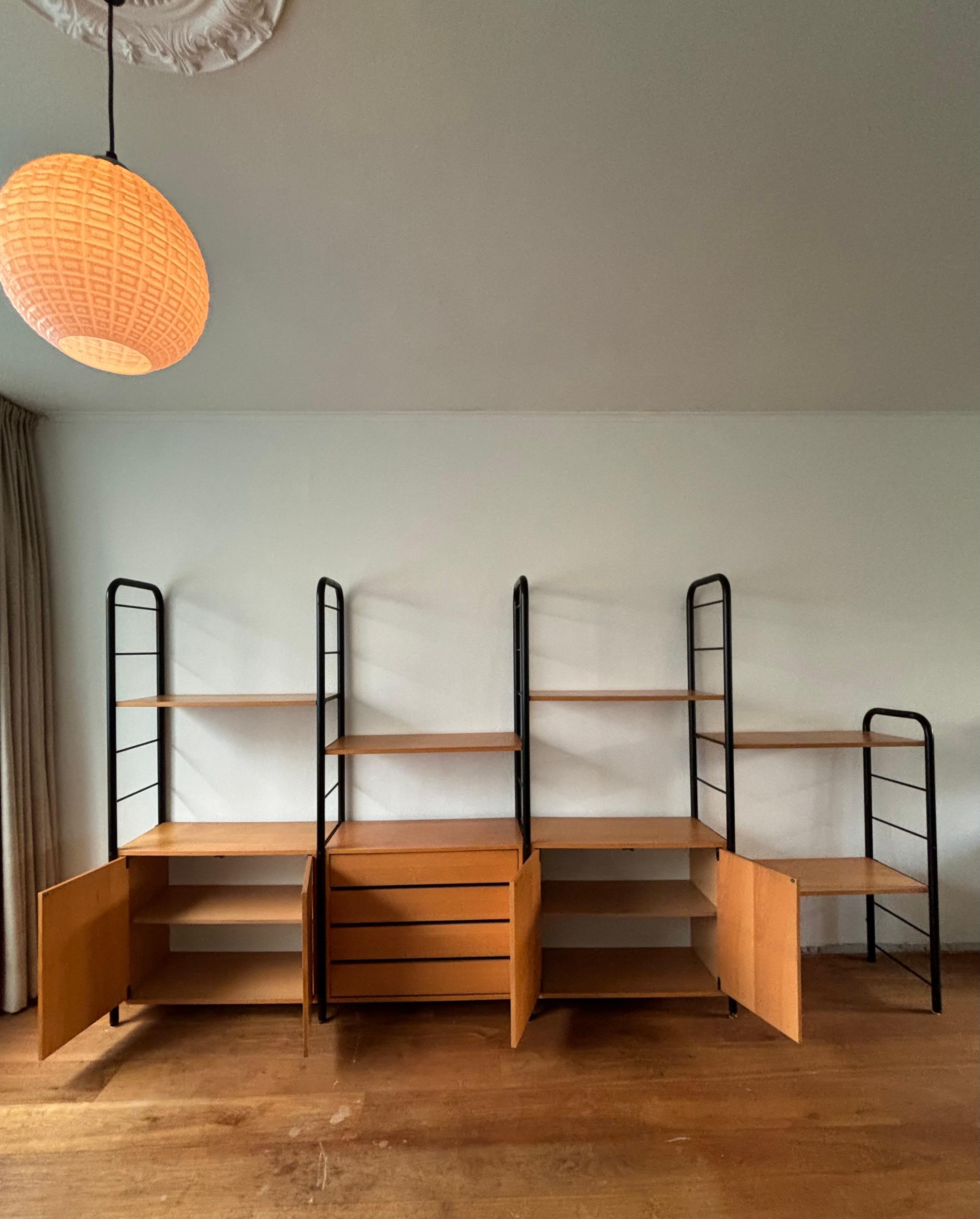 Postmoderne Système de cloisons modulaires IKEA 'Niklas' (en anglais)  Par Rutger Andersson, années 1980 en vente