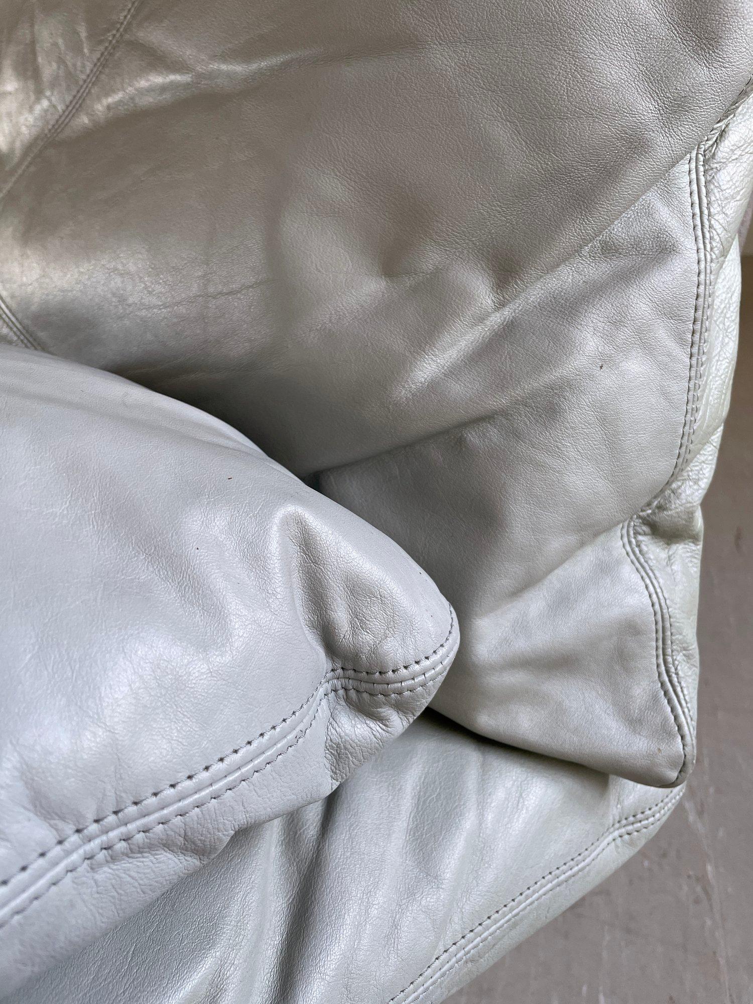 IKEA ‘MOMENT’ leather Sofa designed by Niels Gammelgaard, 1985 9