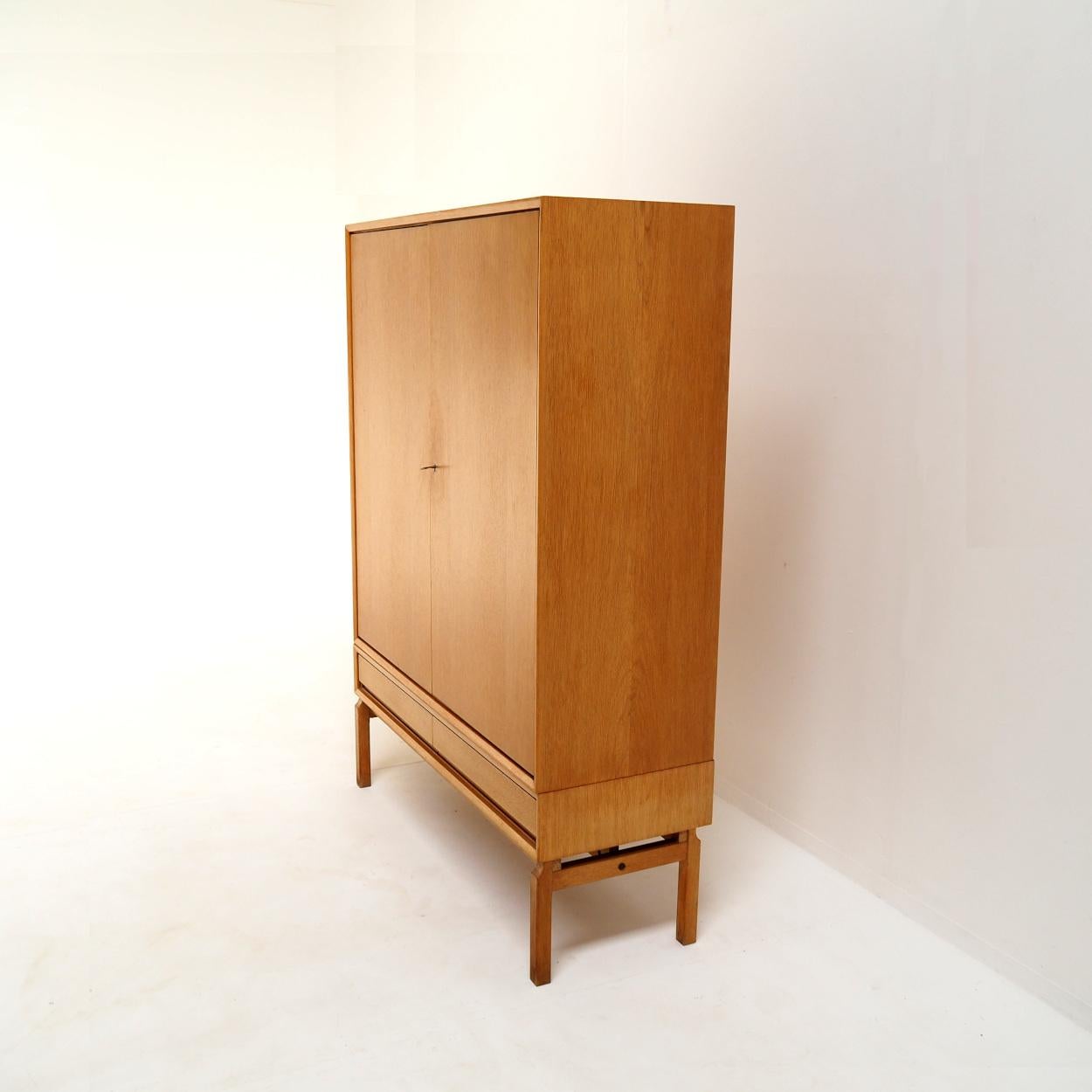 IKEA ‘MTP’ Wardrobe by Marian Grabinski for IKEA, 1963, Natural Oak en vente 4