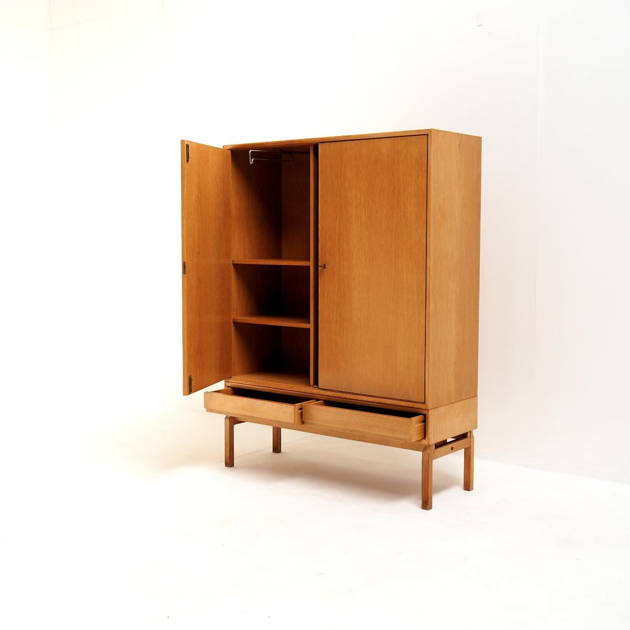 Suédois IKEA ‘MTP’ Wardrobe by Marian Grabinski for IKEA, 1963, Natural Oak en vente