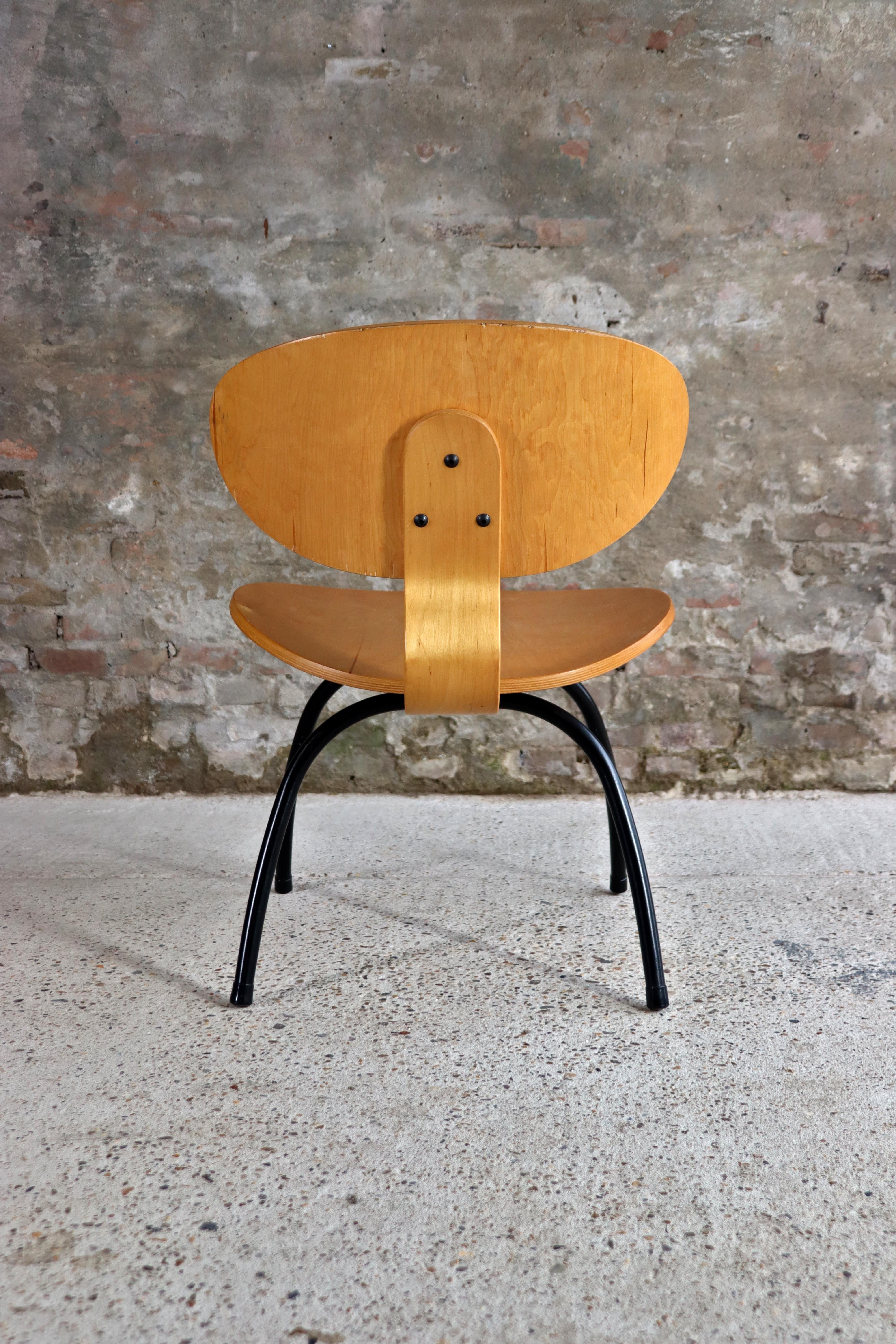 IKEA – Plywood Easy Chair – Inspired by Charles & Ray Eames – Nicholai Wiig In Good Condition For Sale In NIEUWKUIJK, NB