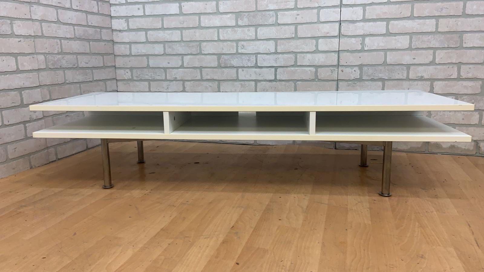 IKEA Tofteryd Styled TV Console Table Gloss White

Featuring a discontinued Ikea Tofteryd styled TV Bench in Glossy White. Great piece to add to your living room/bedroom or can even be used as a coffee table. 

Circa 21st Century 

Dimensions:
H: