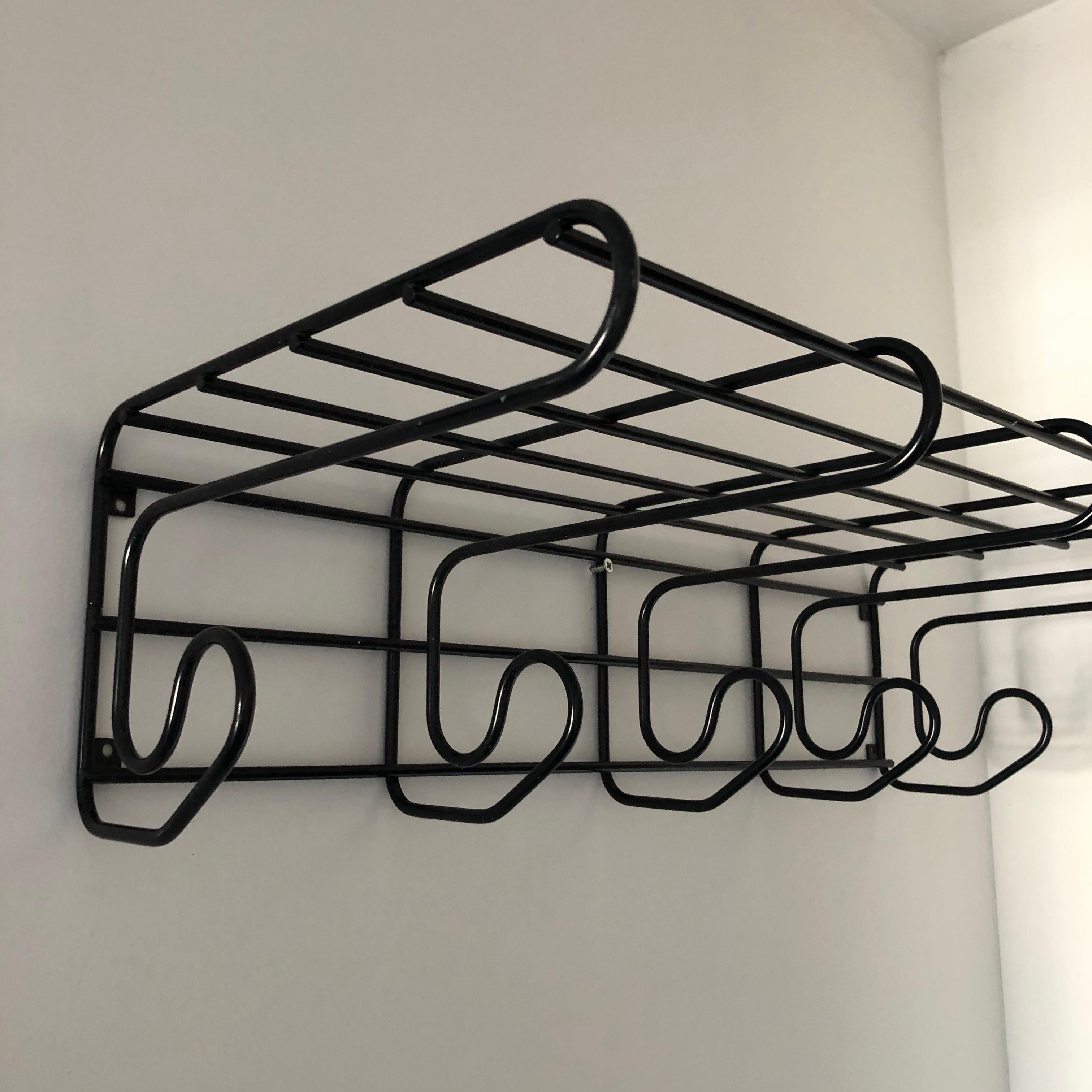 Metallo Ikea Vintage Pop Frän Appendiabiti in metallo nero retrò con ripiano anni '80 Postmoderno in vendita