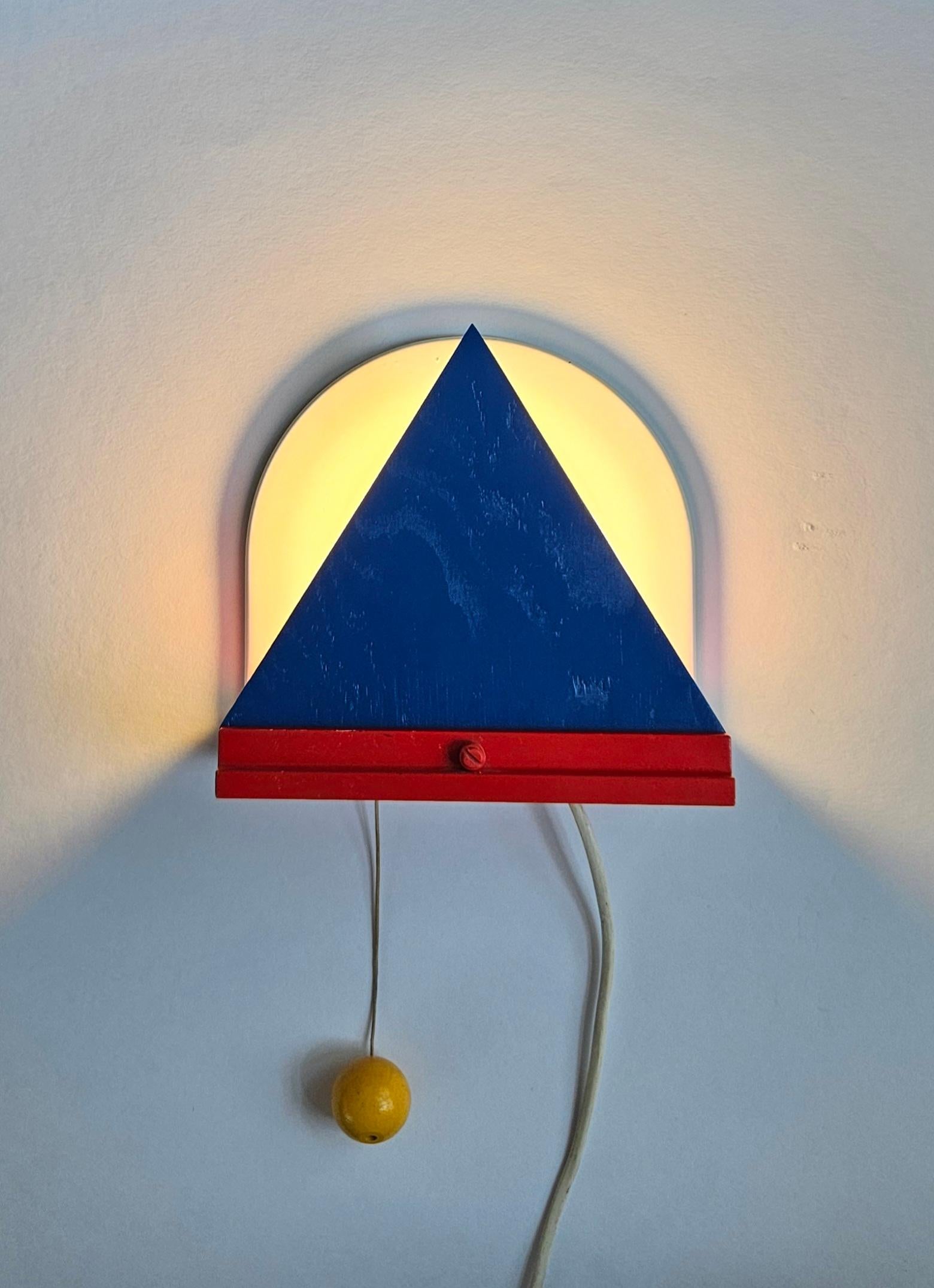 - tipo icónico
- muy bonito estilo de iluminacion
- marcado por etiqueta