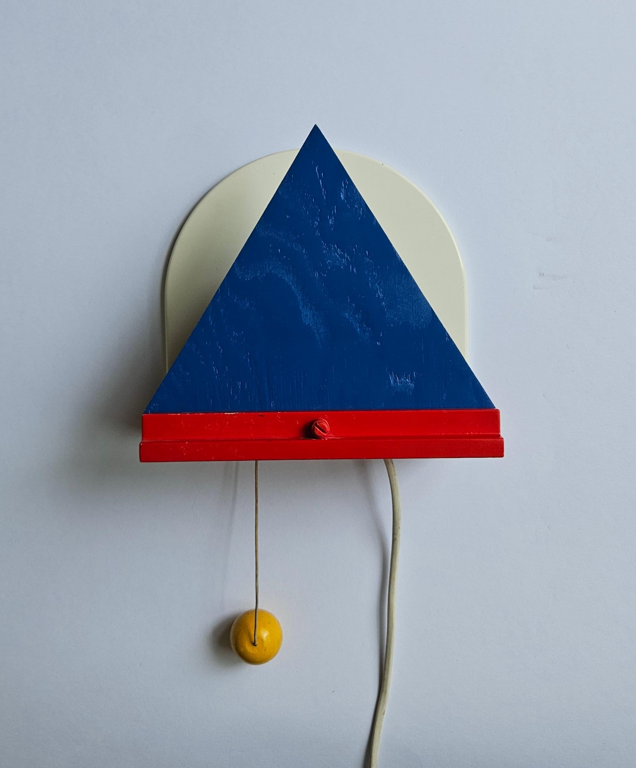 Lámpara de pared Ikea al estilo de Ettore Sottsass, Memphis Milano, Italia, años 80 Lacado en venta