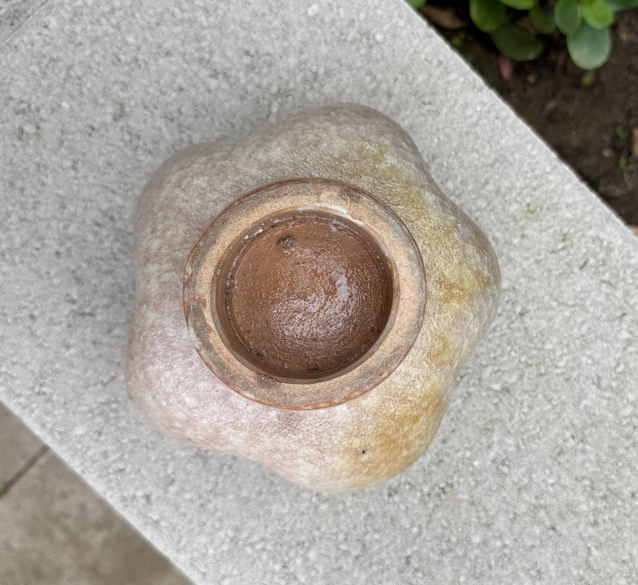 Ikebana Crackle Glaze Keramik Star Vessel,  Japan, ca. 1960 im Zustand „Gut“ im Angebot in San Juan Capistrano, CA