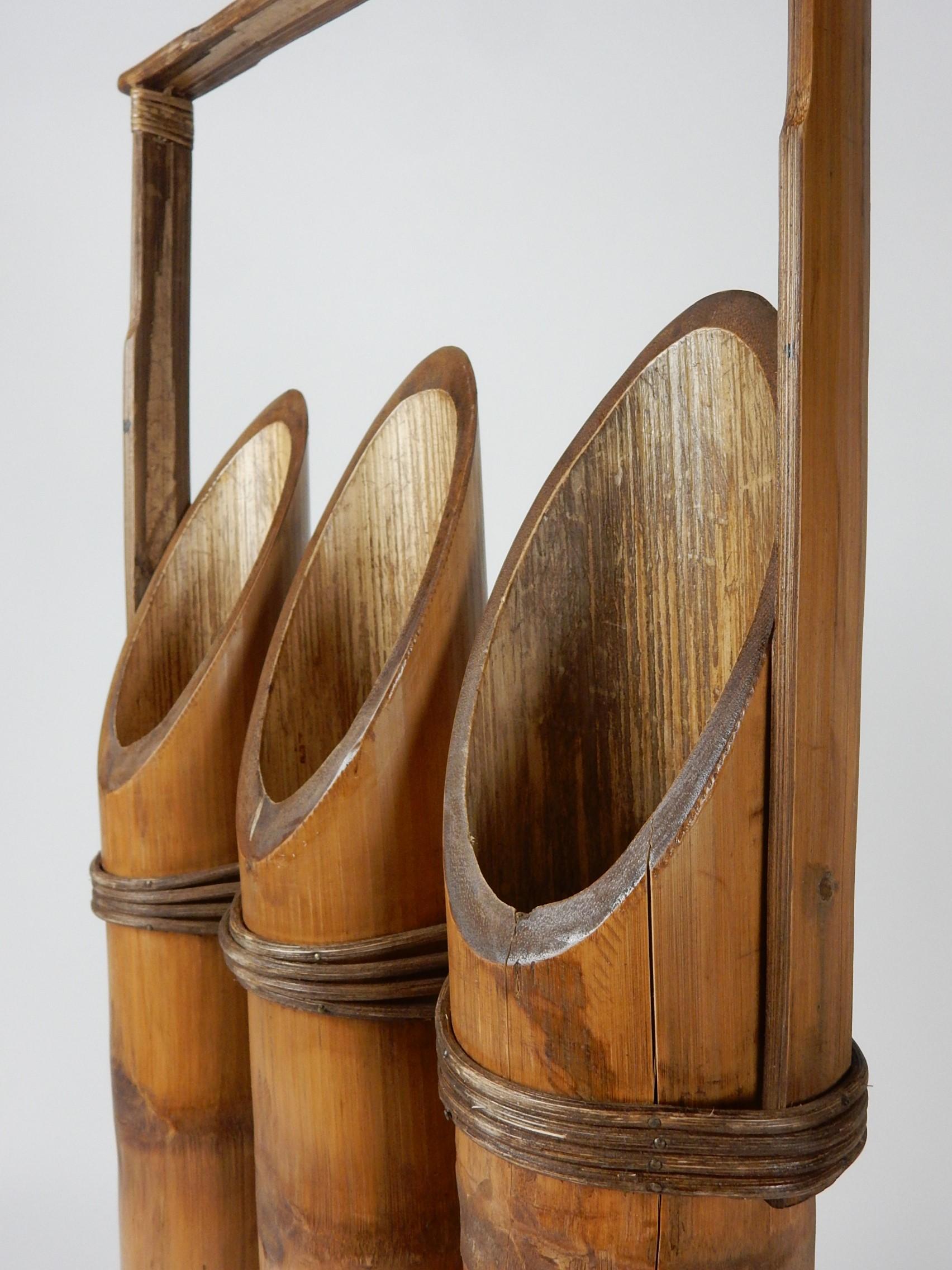 Vaso per fiori Ikebana a triplo gambo di bambù e rattan Giappone anni '50 In condizioni buone in vendita a Las Vegas, NV