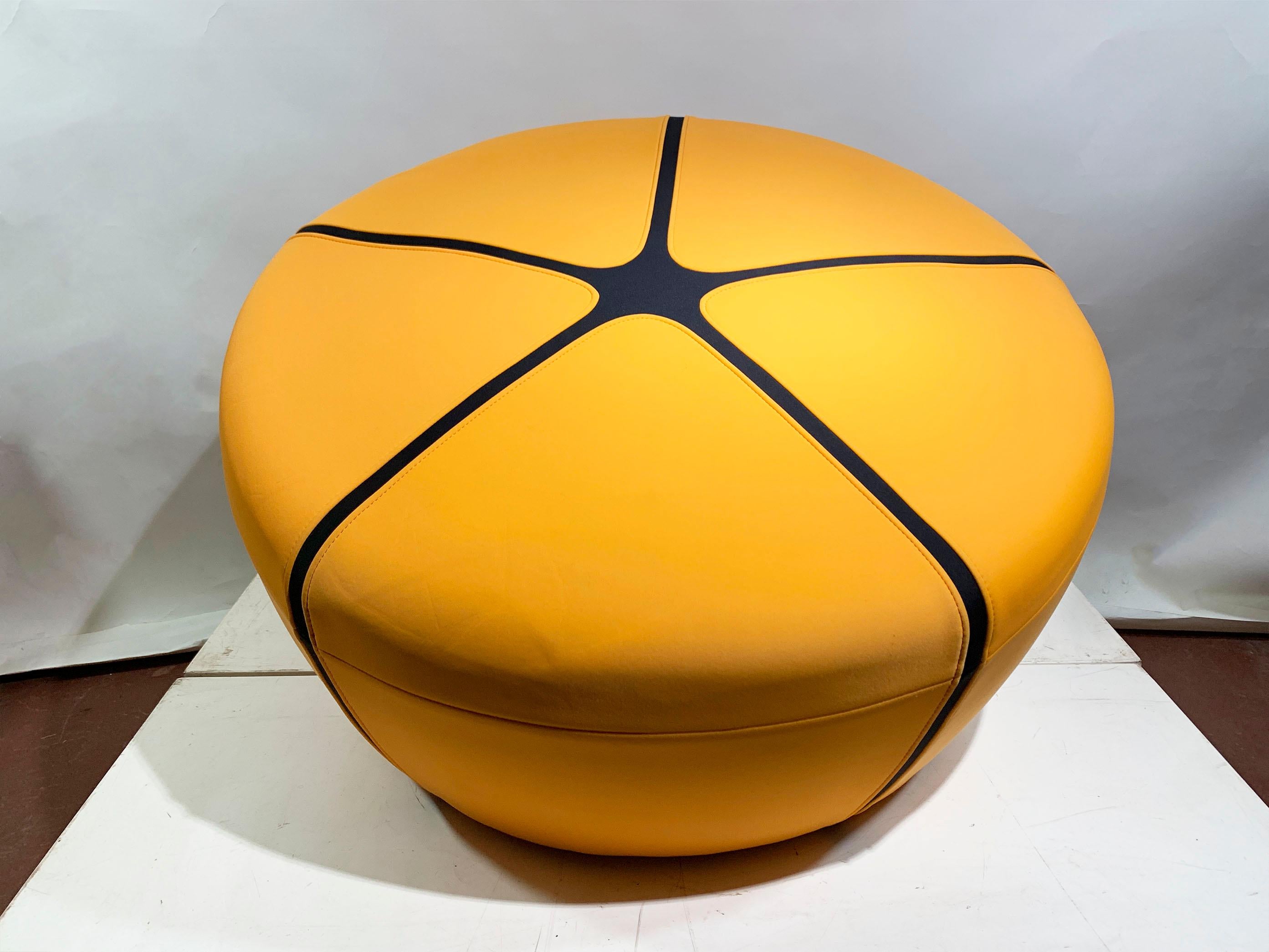 With her Iko armchair, Cecile Makowski explores the notions of comfort and lightness. She adds a personal touch of magic to the pureness of the line. 
