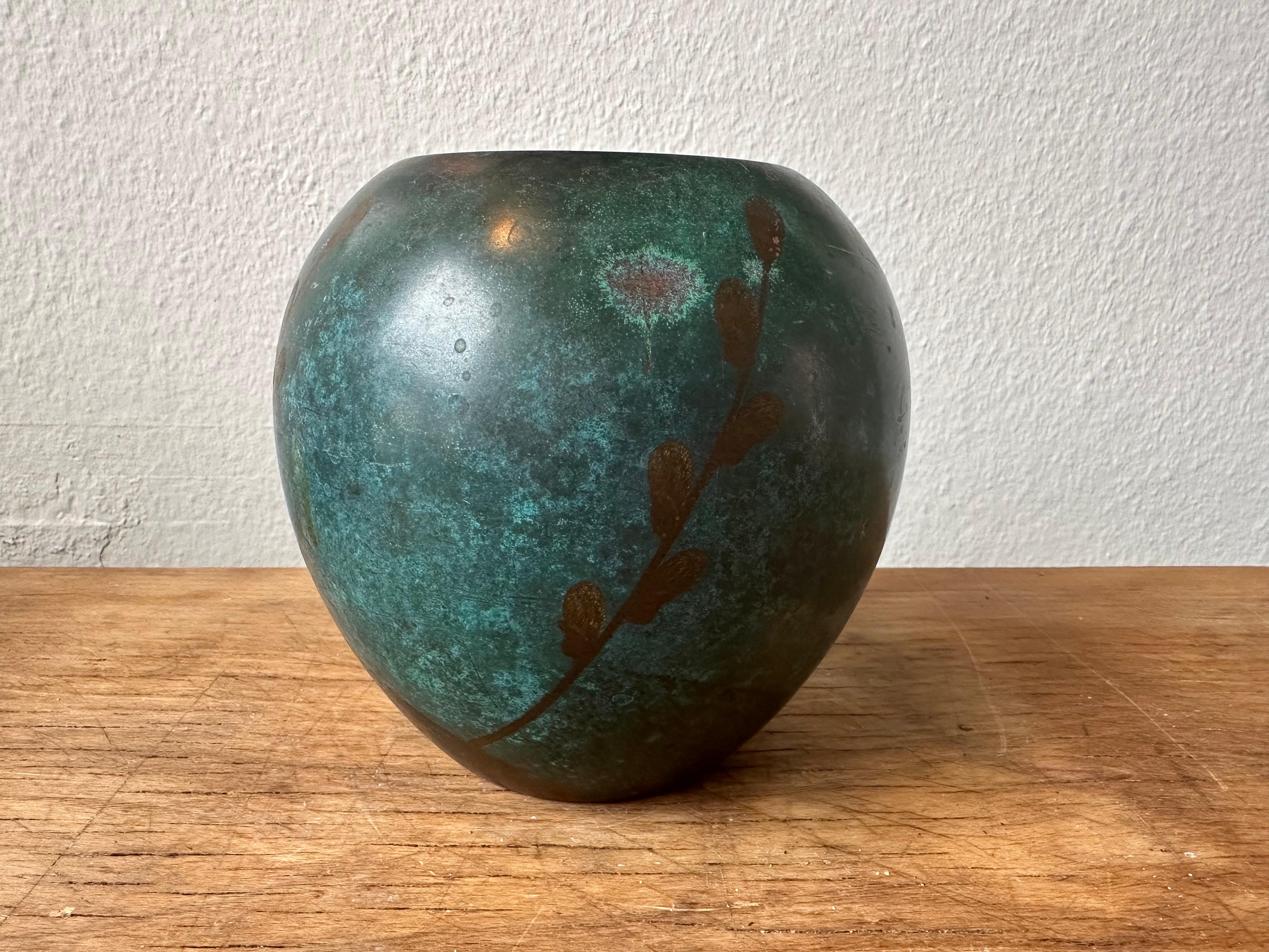 Ikora Vase - WMF Art Deco Bronze mit stilisiertem Willow Branch von Paul Haustein  (Art déco) im Angebot
