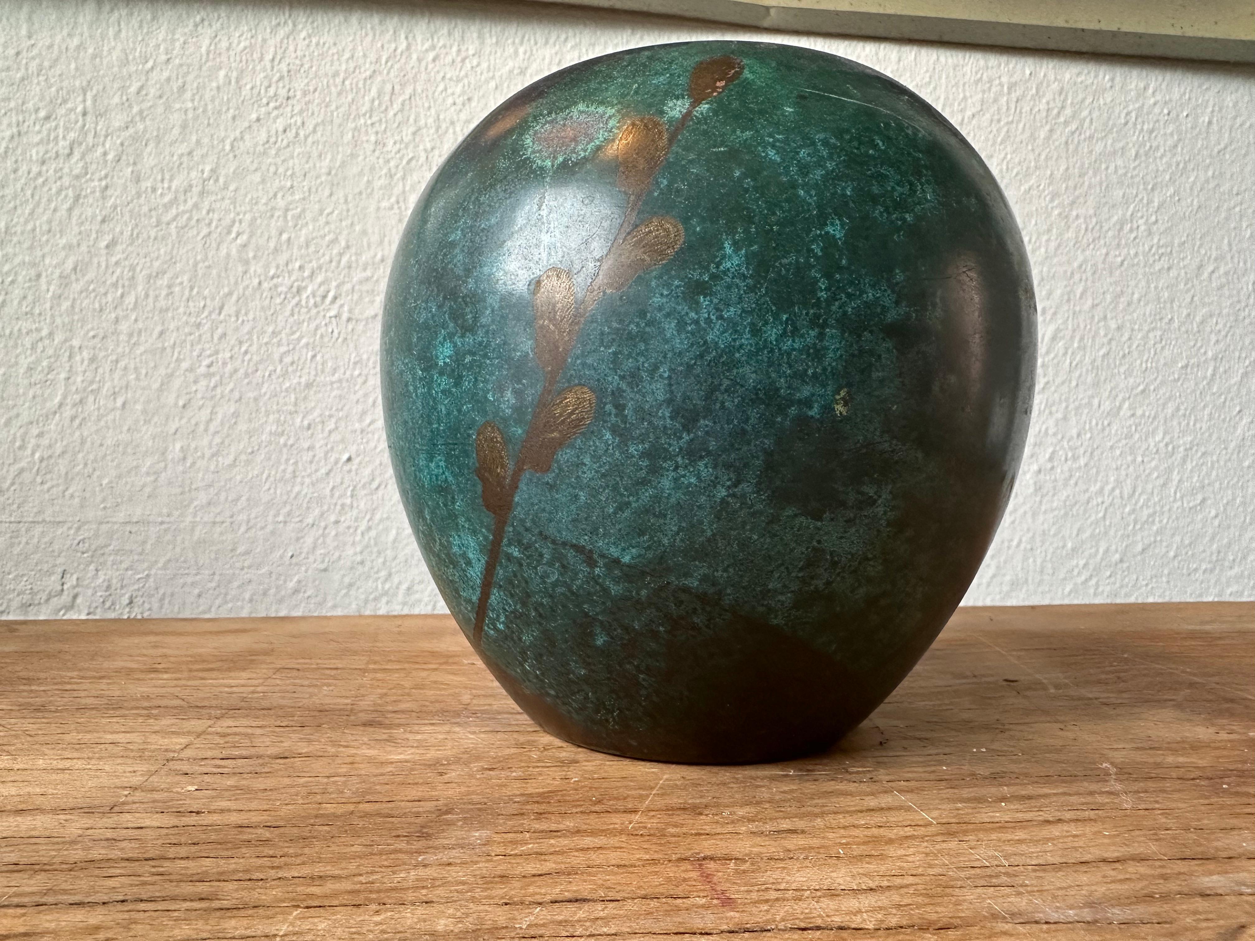 Ikora Vase - WMF Art Deco Bronze mit stilisiertem Willow Branch von Paul Haustein  (Frühes 20. Jahrhundert) im Angebot