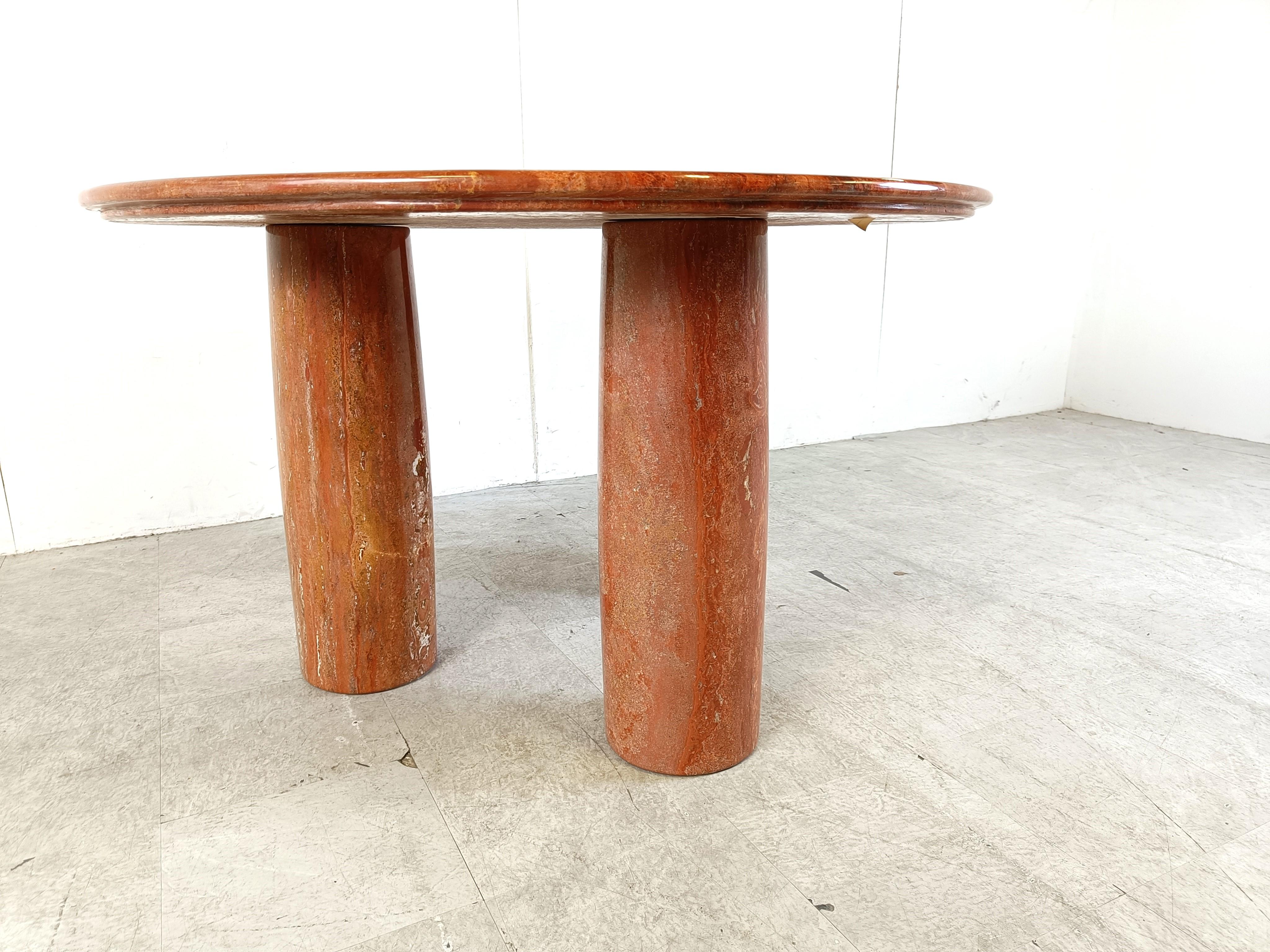 Il Colonnato Dining Table in red travertine by Mario Bellini for Cassina, 1970s 1