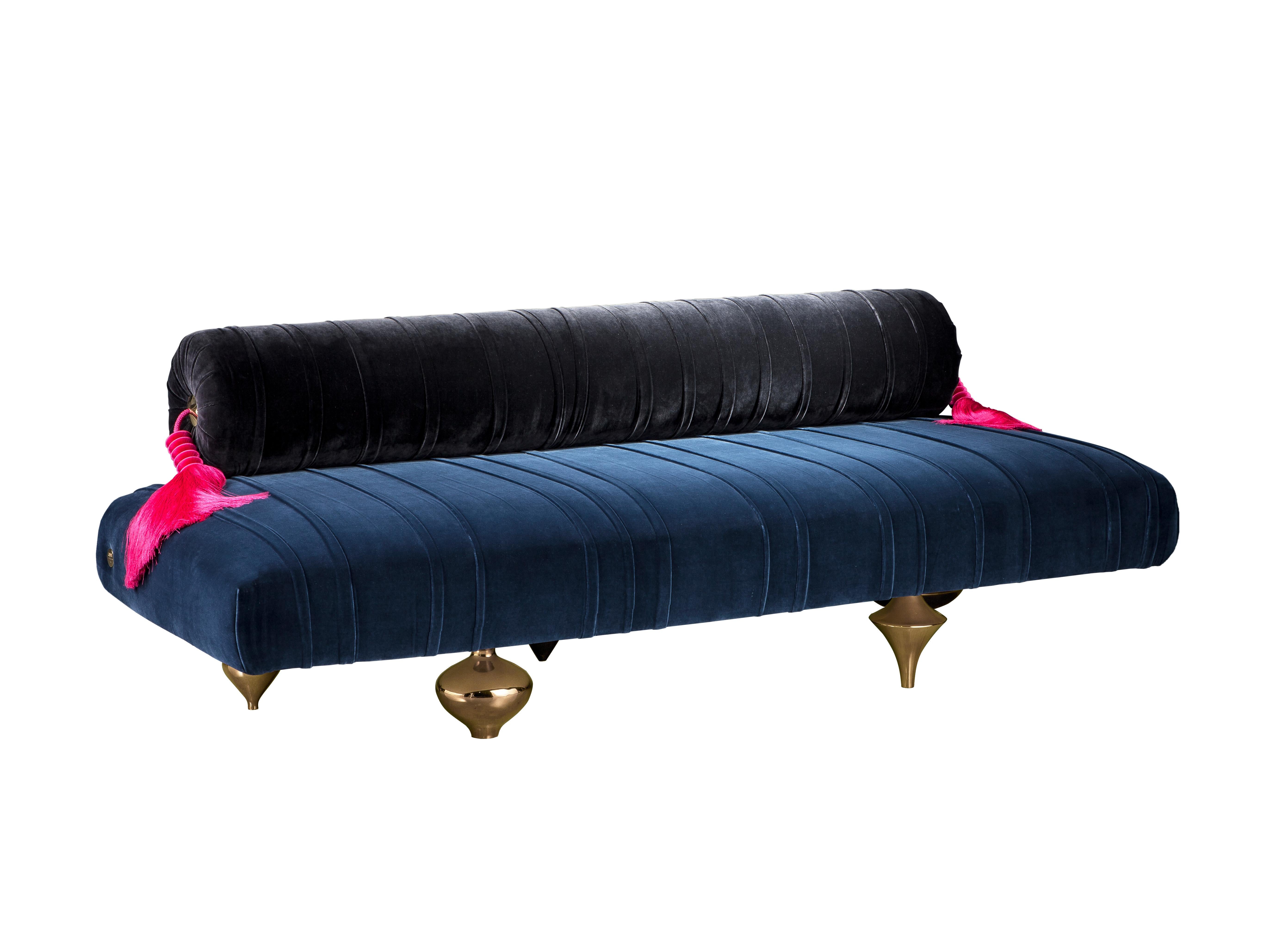Il Pezzo 1 Daybed by Il Pezzo Mancante
Dimensions:  W 195 x D 80 x H 72 cm
Materials: Upholstery:  leather/velvet.
Brass casting base: satin brass / bronze / gold / nickel.
Weight: approx 70 Kg 

Il Pezzo Mancante (