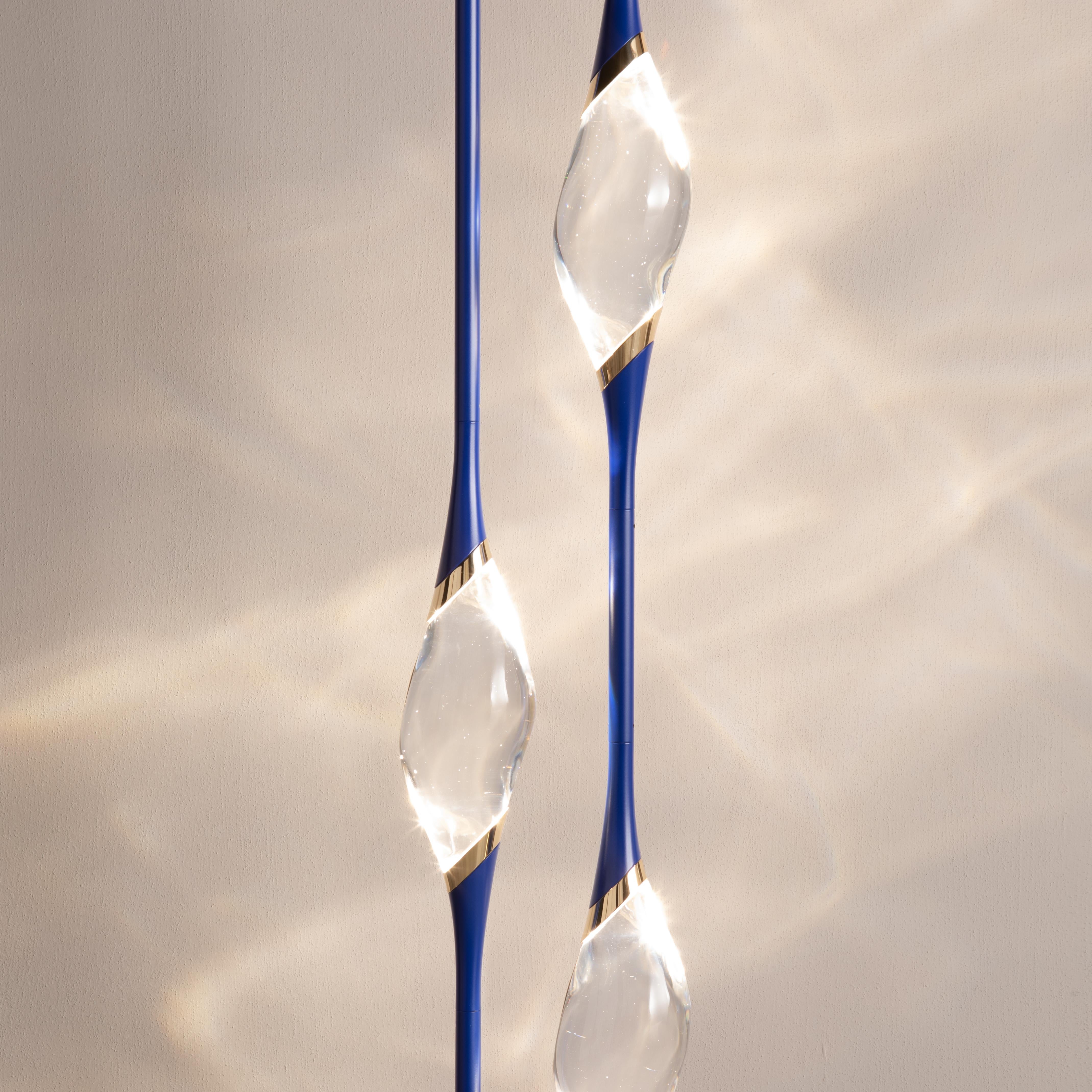 „Il Pezzo 12 Stehleuchte“ – blaue majorelle – Calacatta-Marmor – Kristalle – LEDs (Moderne) im Angebot