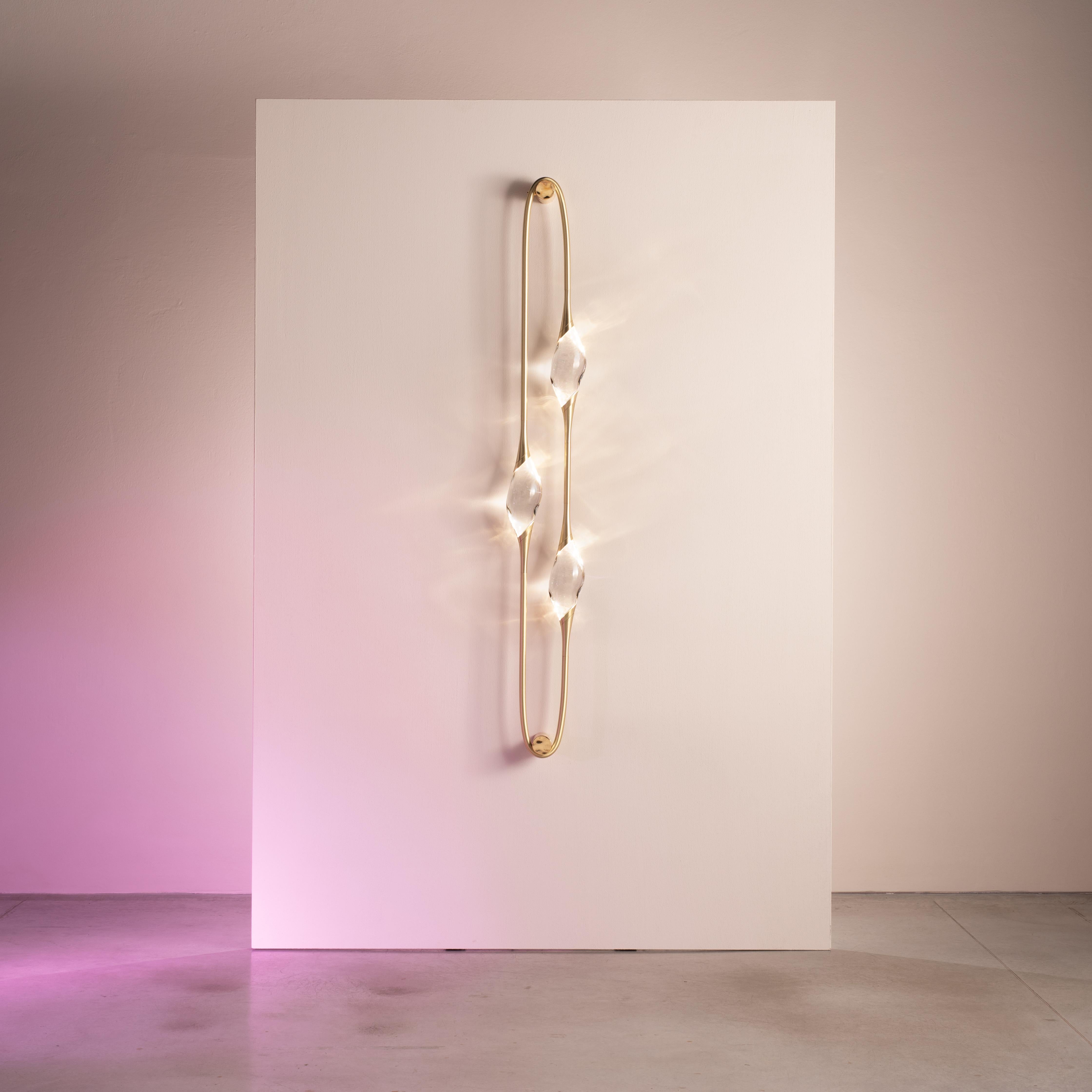 A pure graphic sign, bringing light and beauty into spaces, transforming them into an intimate experience, this is Il Pezzo 12 Wall Sconce.
We fell in love with the circular form of the Floor Lamp, and it felt natural to hang it on the wall like a