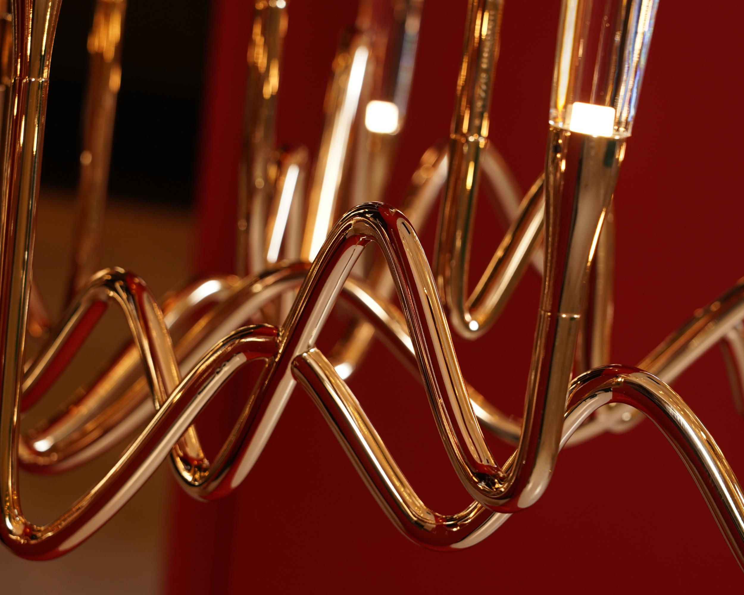 « Il Pezzo 3 Endless Chandelier »- longueur 375 cm/147,6 - bronze - cristal - LED en vente 3