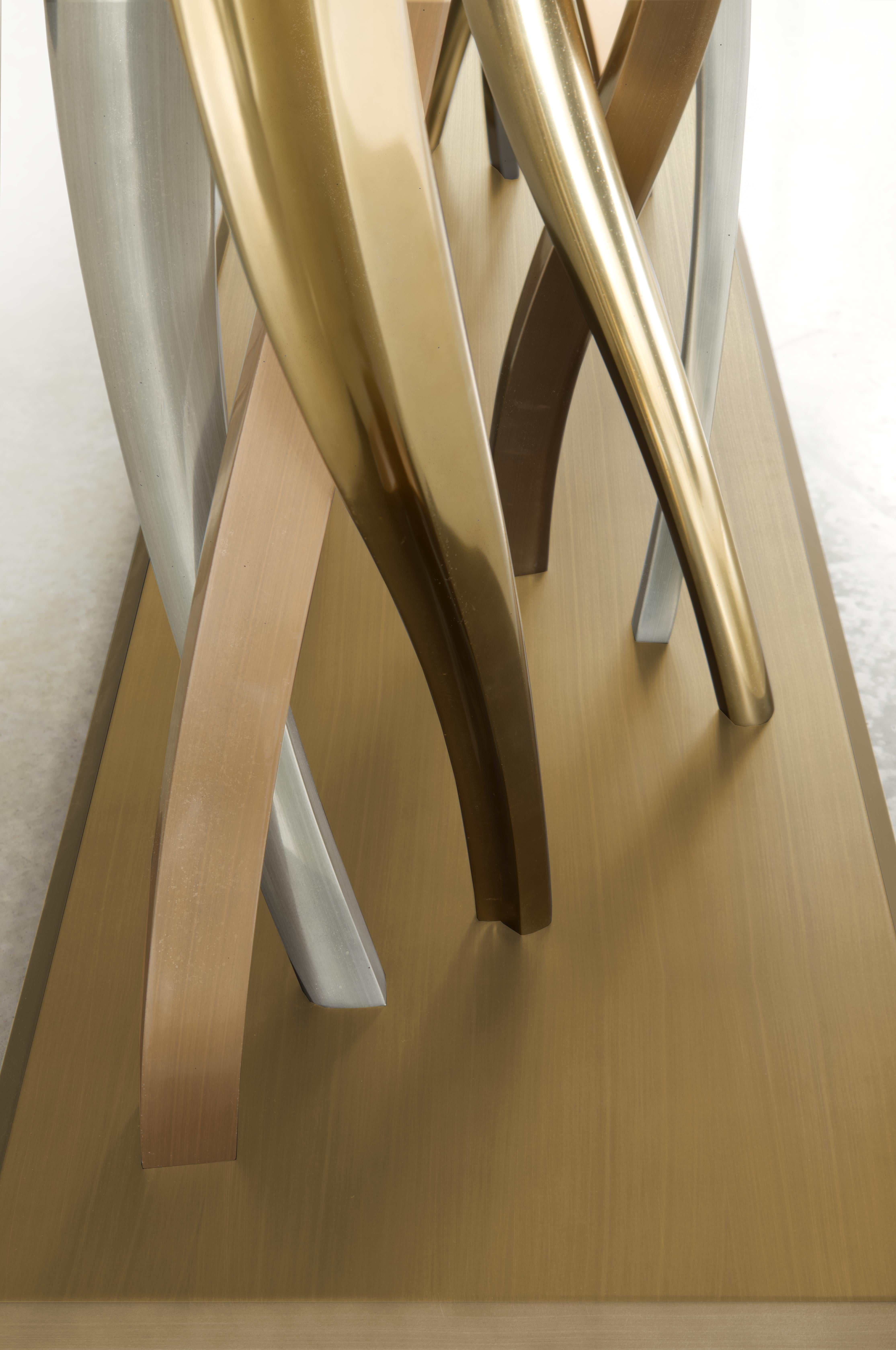 XXIe siècle et contemporain Table « Il Pezzo 8 Glass Table » plateau en verre, bronze, laiton satiné, nickel, base en moulage en vente