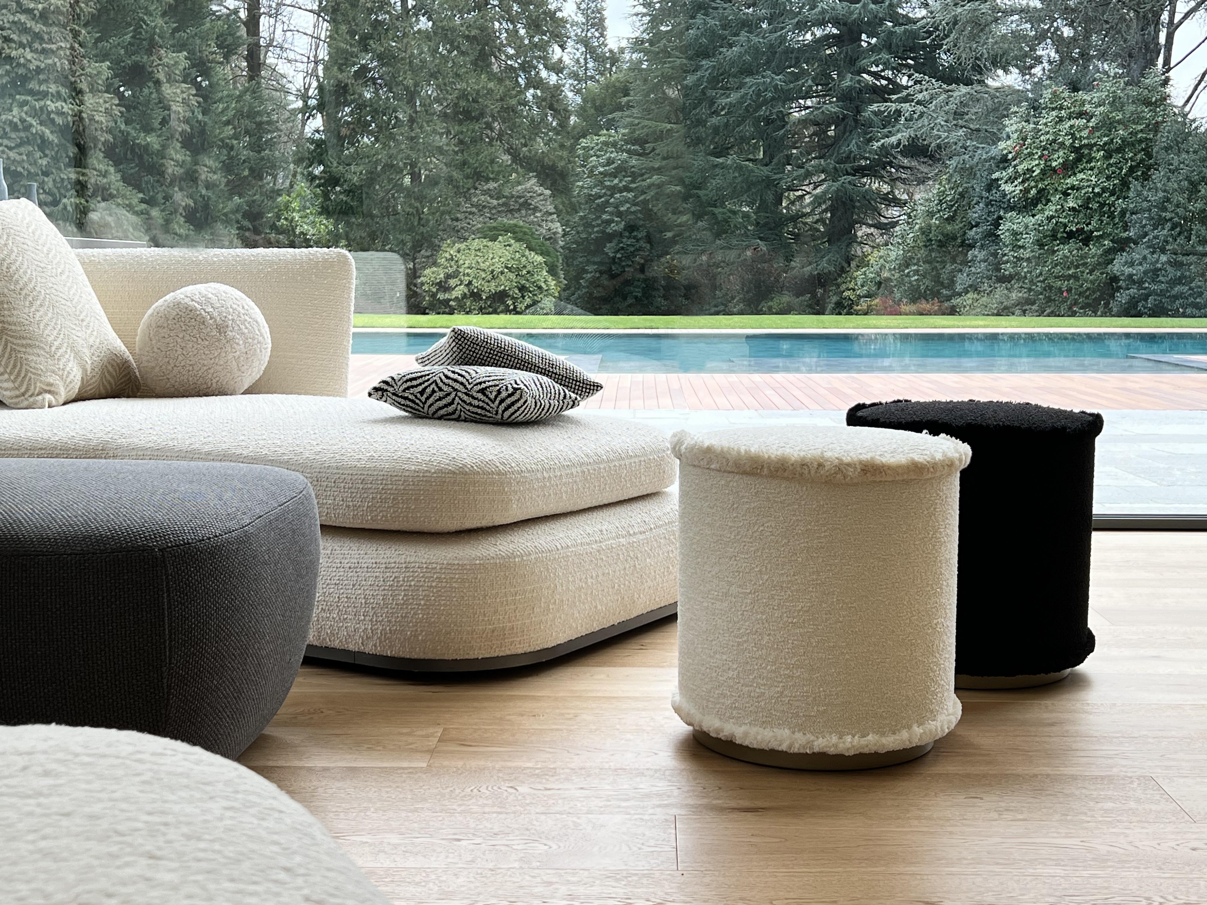 Modern IL POUF  Tone On Tone Brown  chocolate For Sale