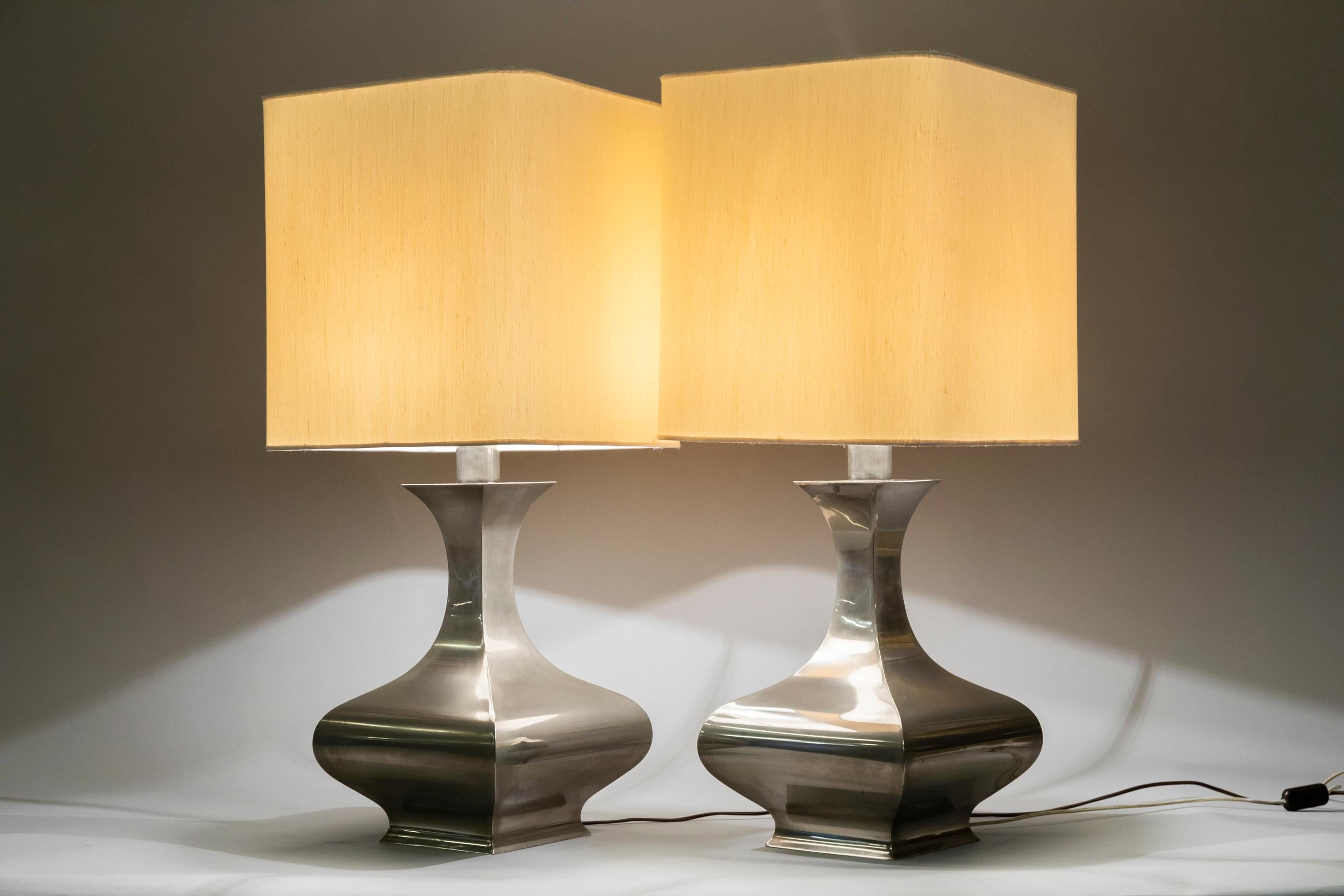 2 table lamps in stainless steel from Il Punto La Bottega, very chic. Italy, circa 1970.