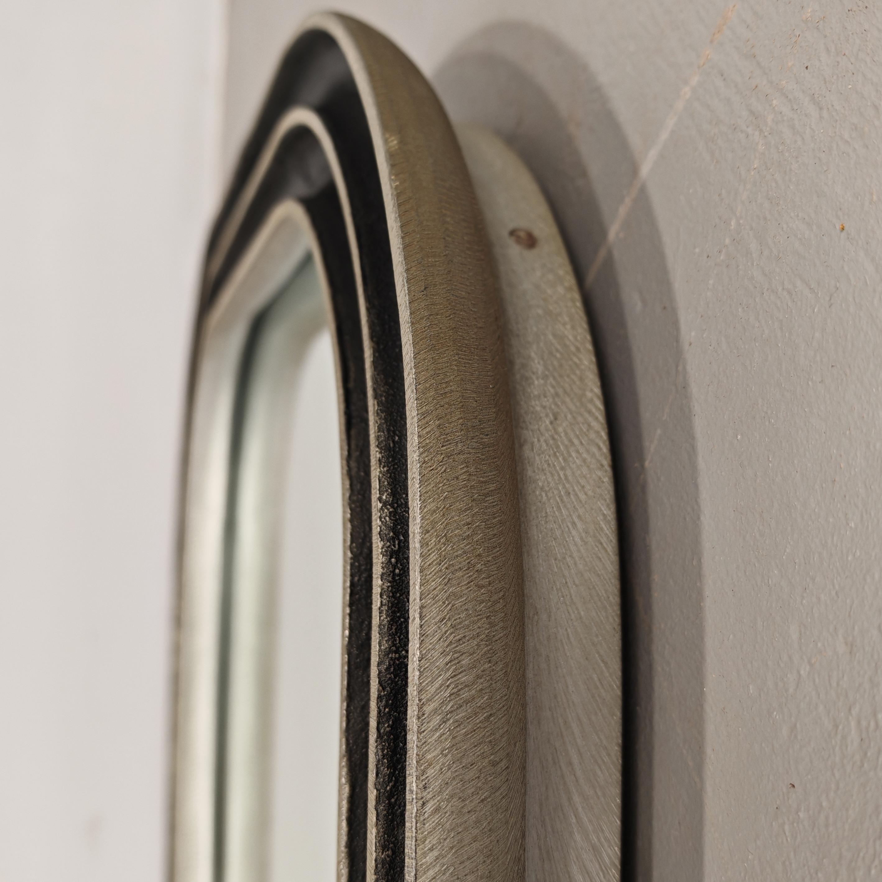 20th Century Miroir à cadre métallique Burchiellaro 1970 en vente