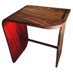 iL-v1 Solid Walnut Leaf Side Table
