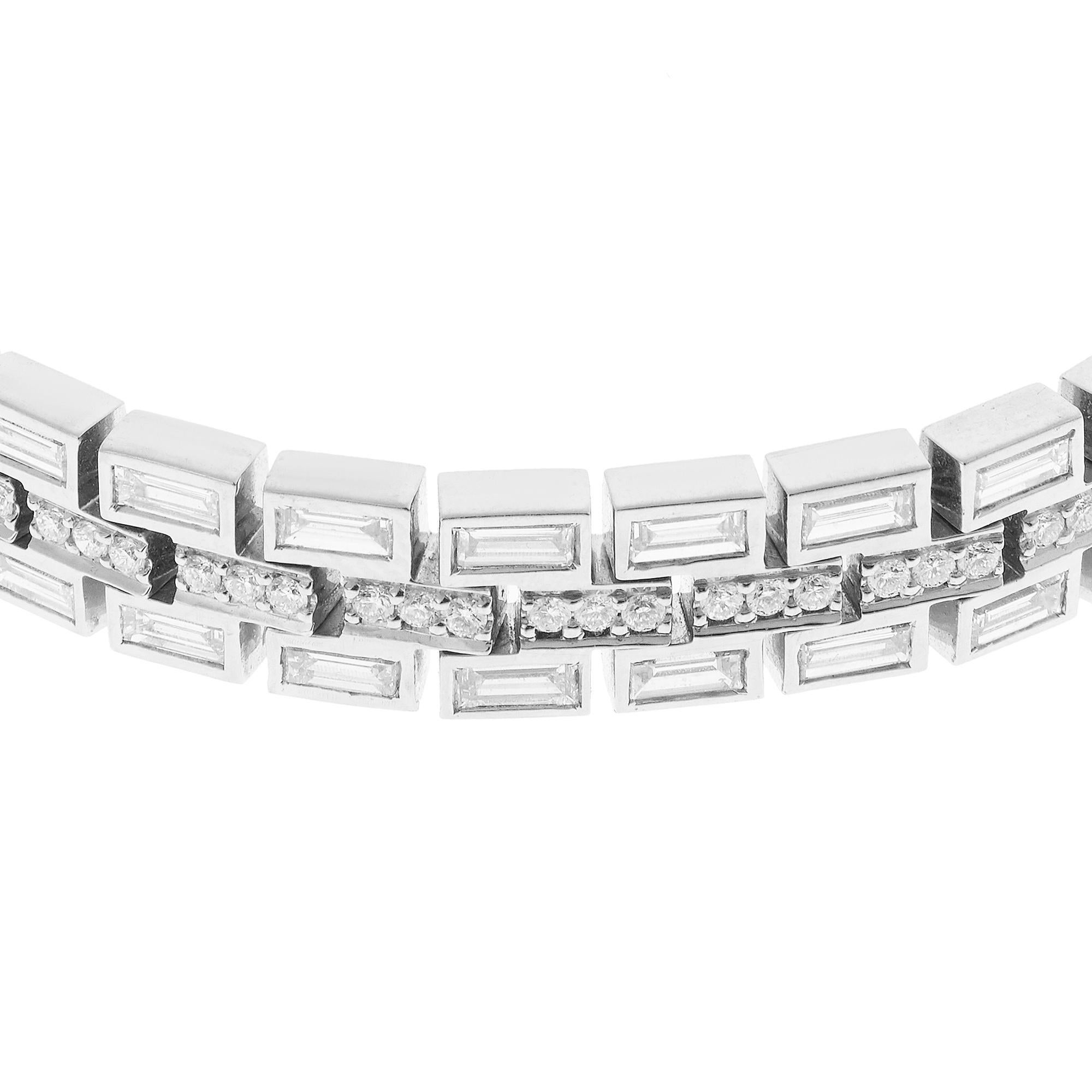 18 Karat White Gold Baguette Dream Bracelet In New Condition For Sale In Athens, GR