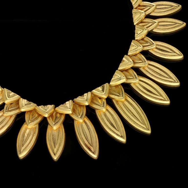 Ilias Lalaounis 18 Carat Gold Fringe-Style Leaf Necklace, circa 1980s In Excellent Condition In London, GB