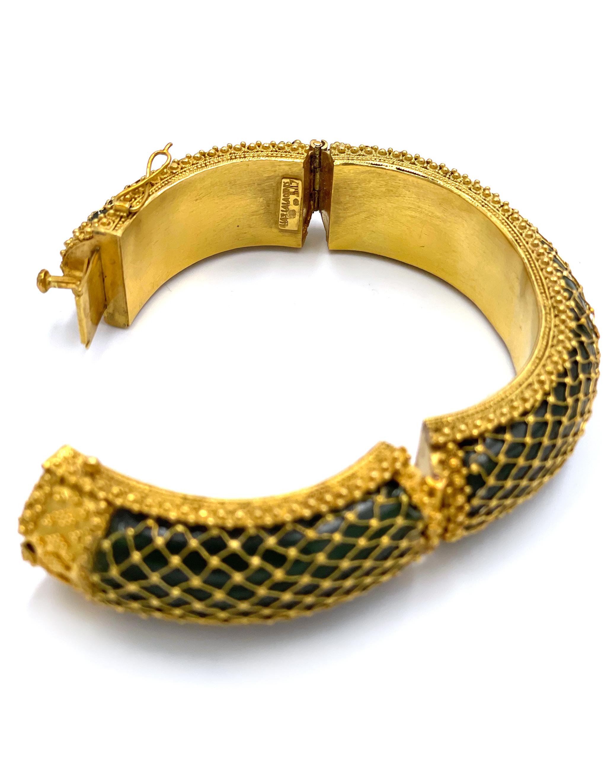 Ilias Lalaounis 18K Bangle with Nephrite Jade In Good Condition For Sale In Old Tappan, NJ