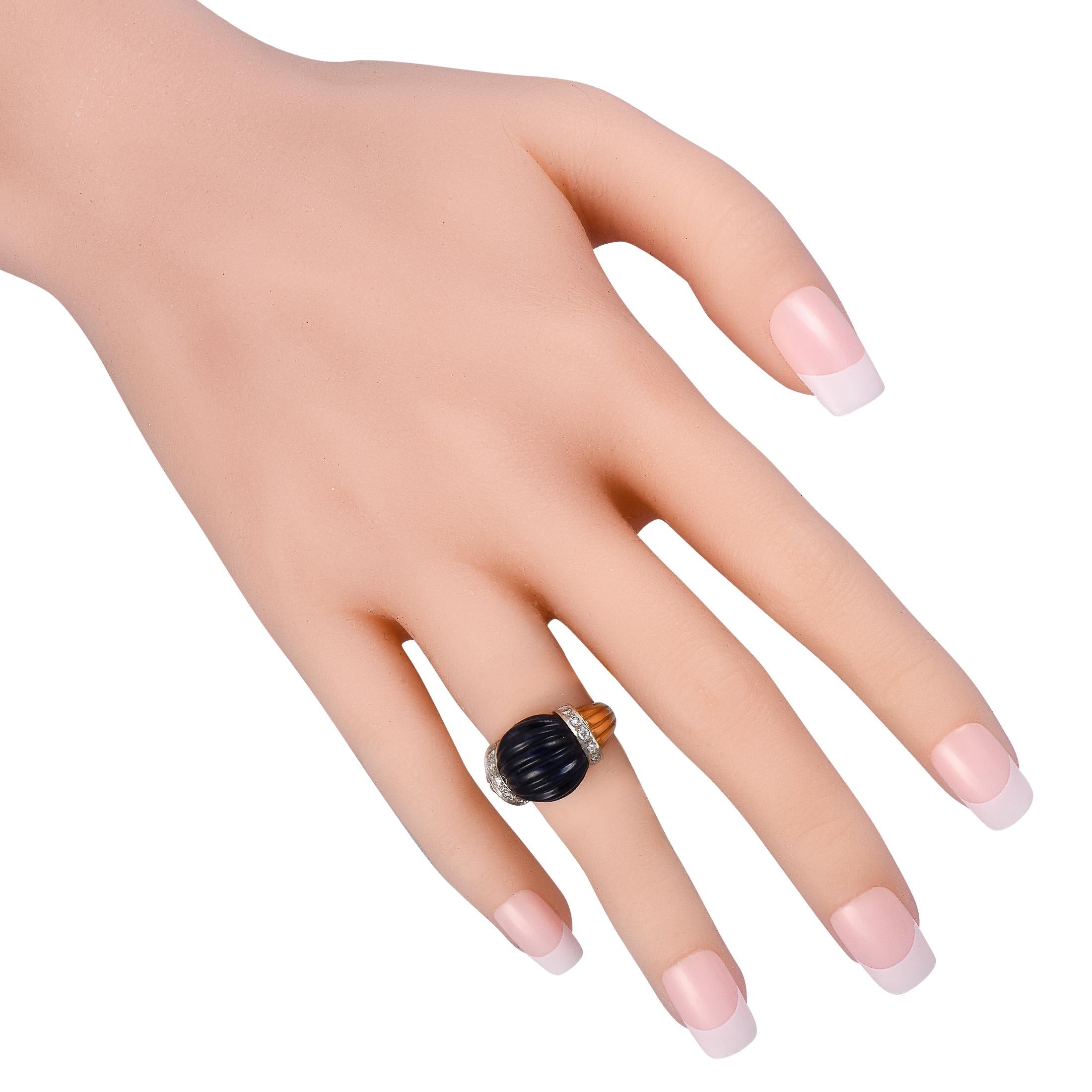 Ilias Lalaounis: 18 Karat Gelbgold Diamant- und Lapislazuli-Ring im Zustand „Hervorragend“ in Southampton, PA