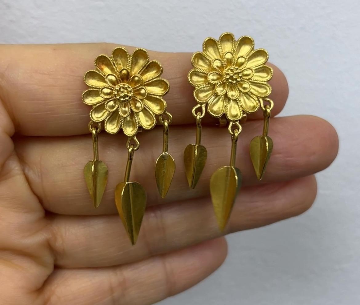 Ilias Lalaounis 18 Karat Gelbgold Blumen-Ohrringe Damen im Angebot