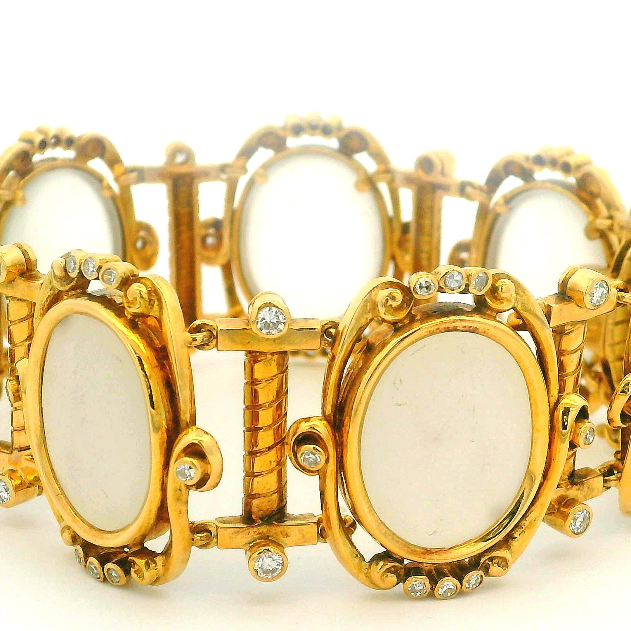 Taglio rotondo Bracciale con cristalli smerigliati e diamanti in oro 18 carati di Ilias Lalaounis 1960, Grecia in vendita