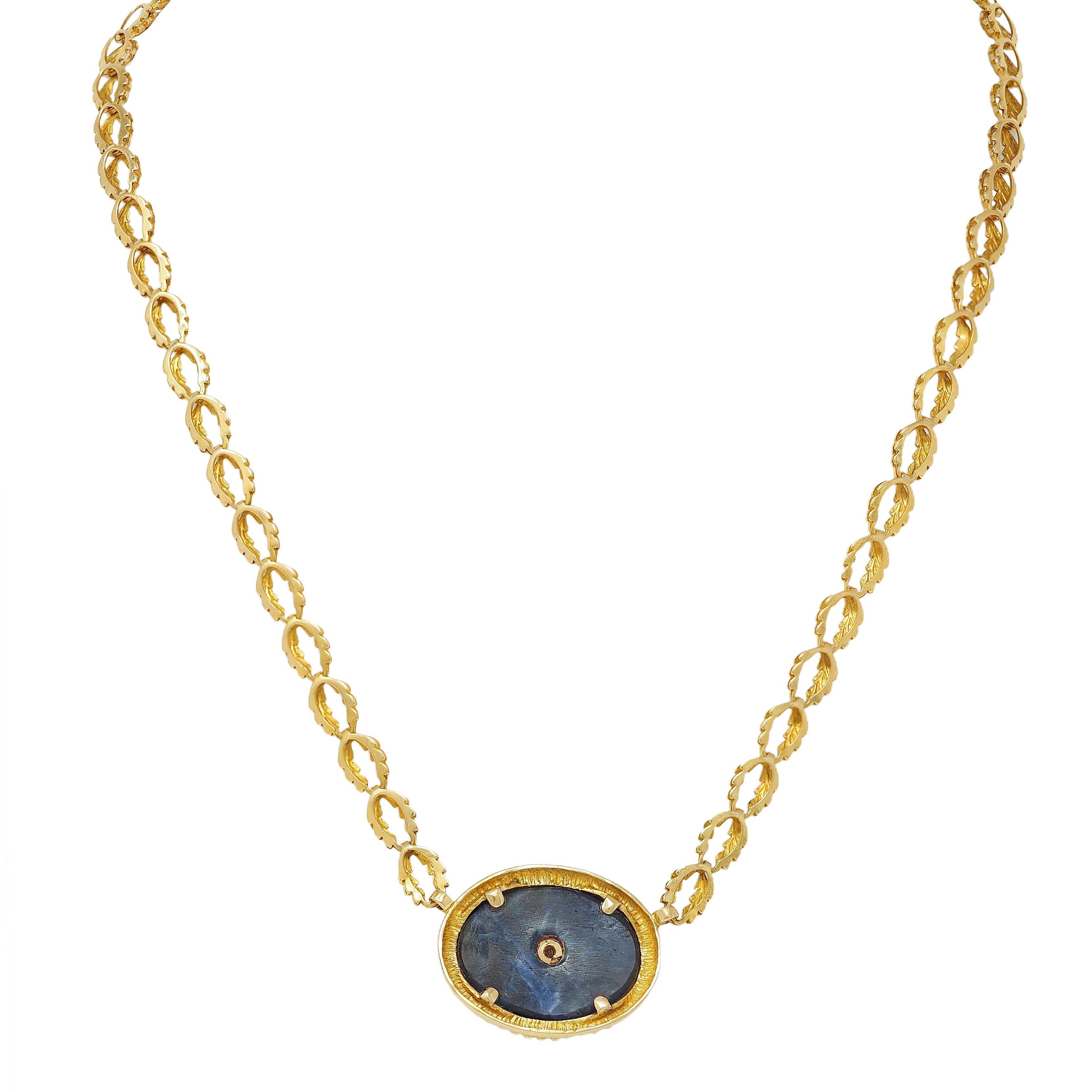 Ilias LaLaounis 1970's Sodalite 18K Gold Vintage Horse Pendant Station Necklace For Sale 2